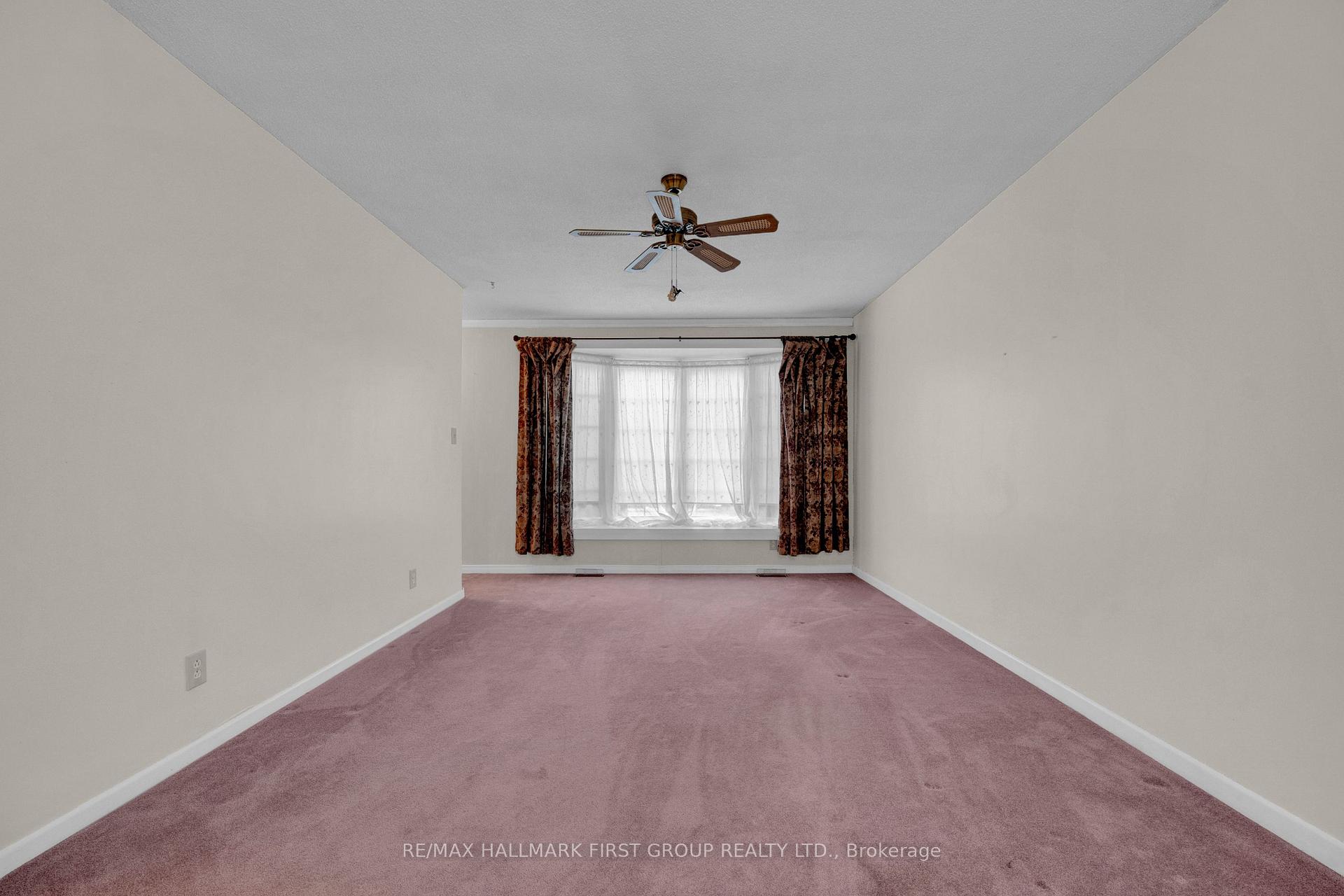 Photo 9 of 35 Tulloch Drive, Ajax, South East — HOMEH