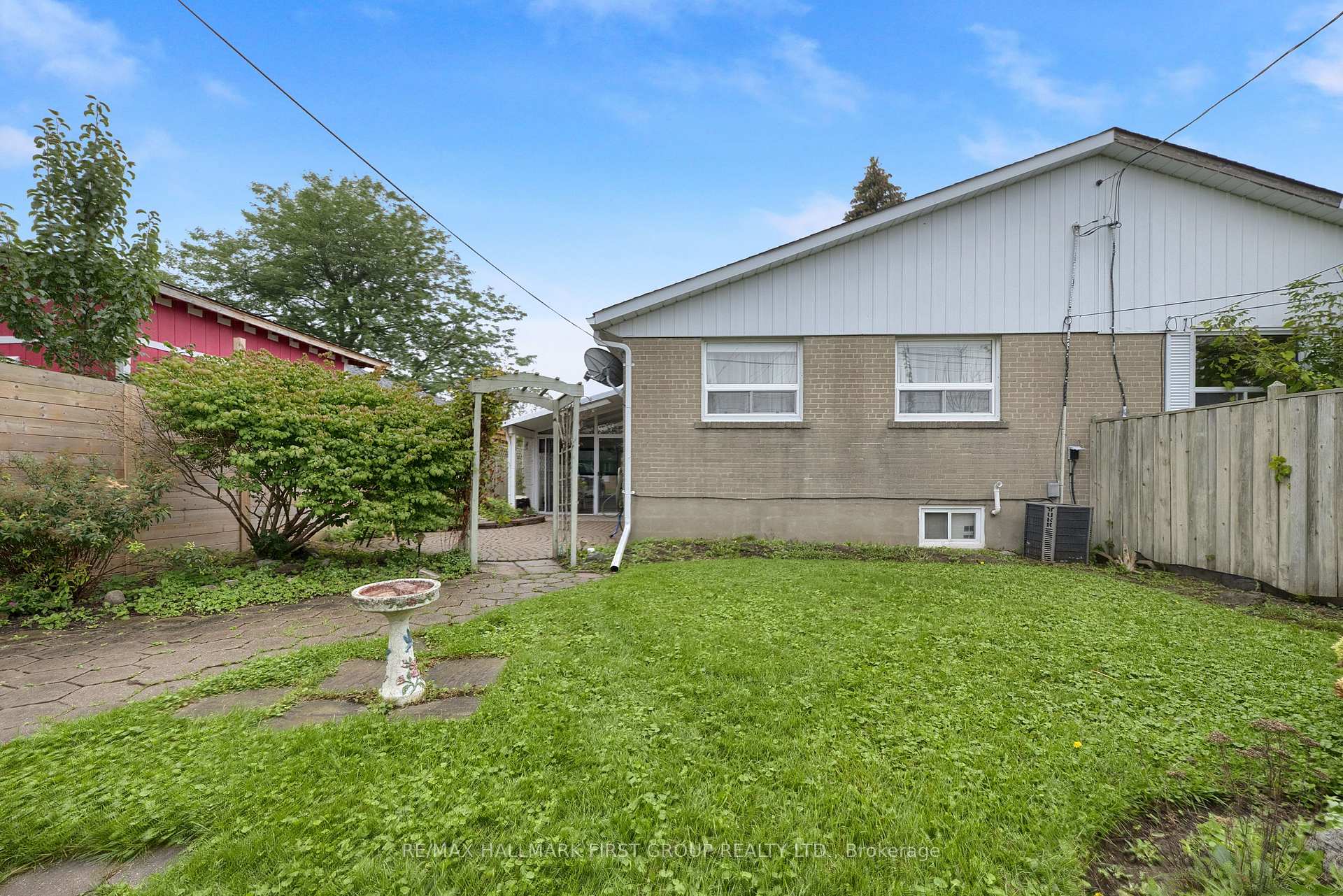 Photo 31 of 35 Tulloch Drive, Ajax, South East — HOMEH