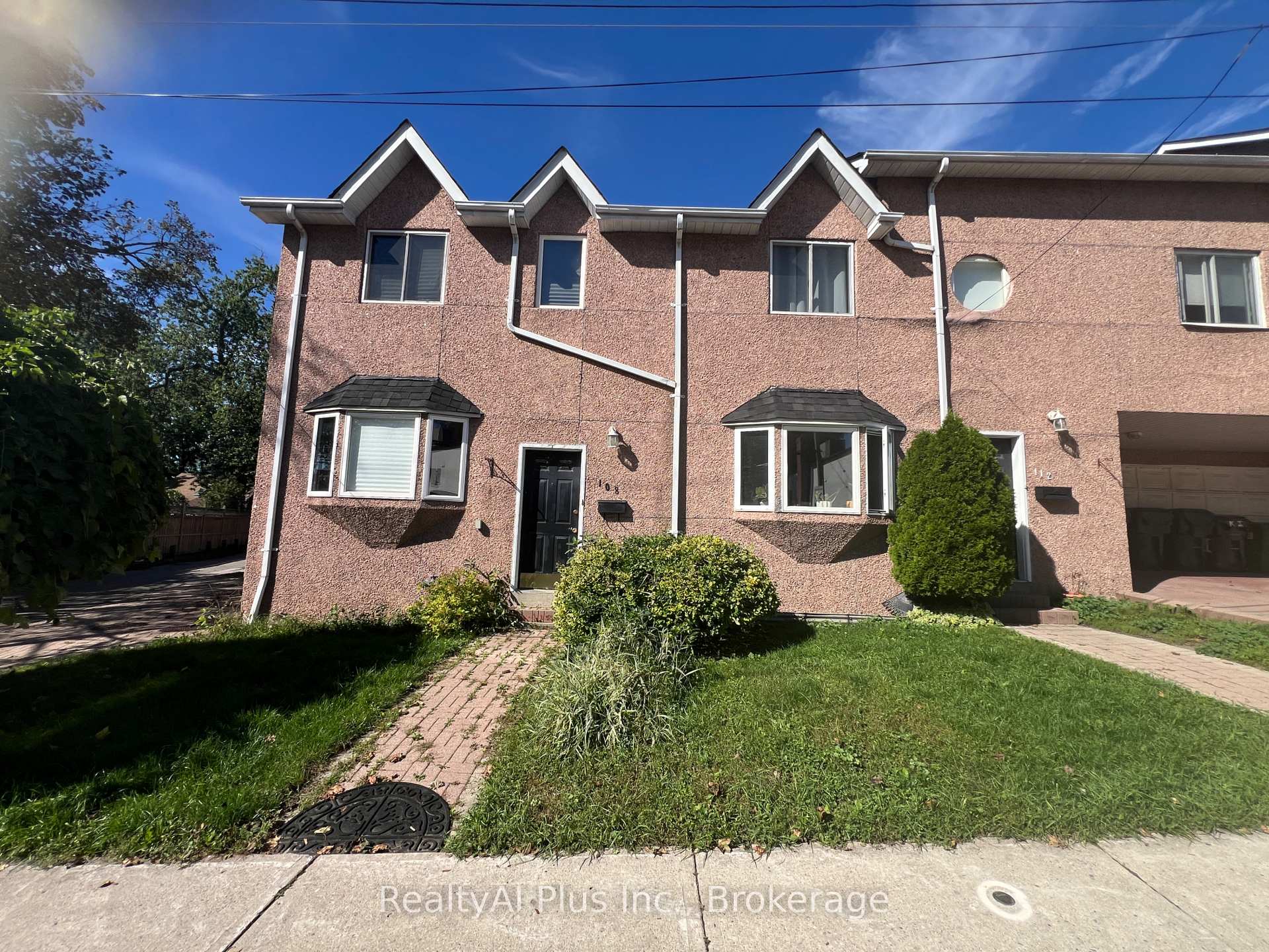 Front of 108 Kildonan Drive