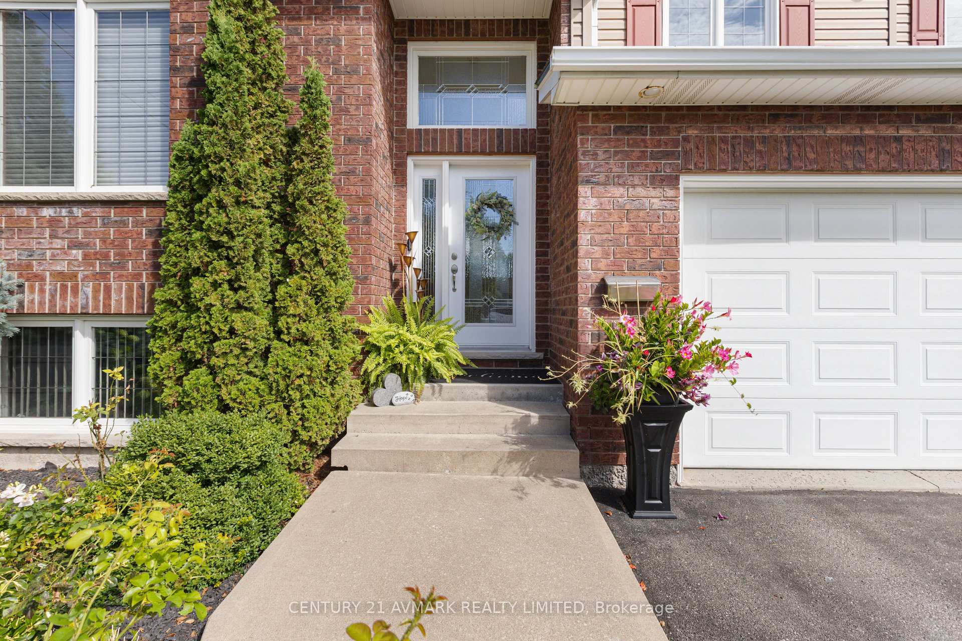 Photo 4 of 541 Barrick Road, Port Colborne, Main Street — HOMEH