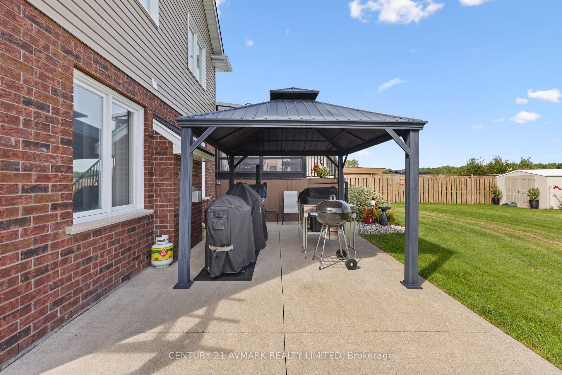 Photo 5 of 541 Barrick Road, Port Colborne, Main Street — HOMEH