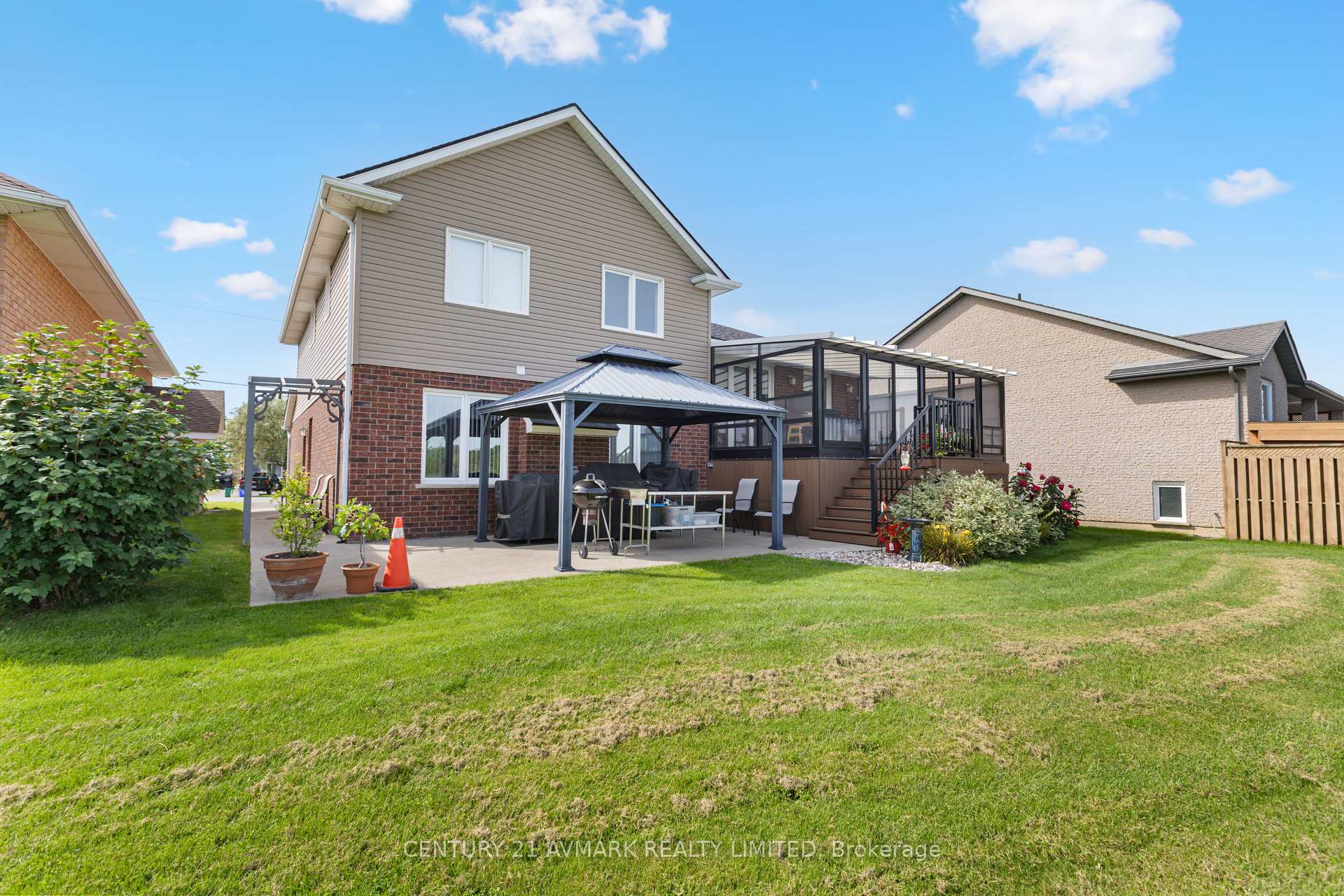 Photo 7 of 541 Barrick Road, Port Colborne, Main Street — HOMEH