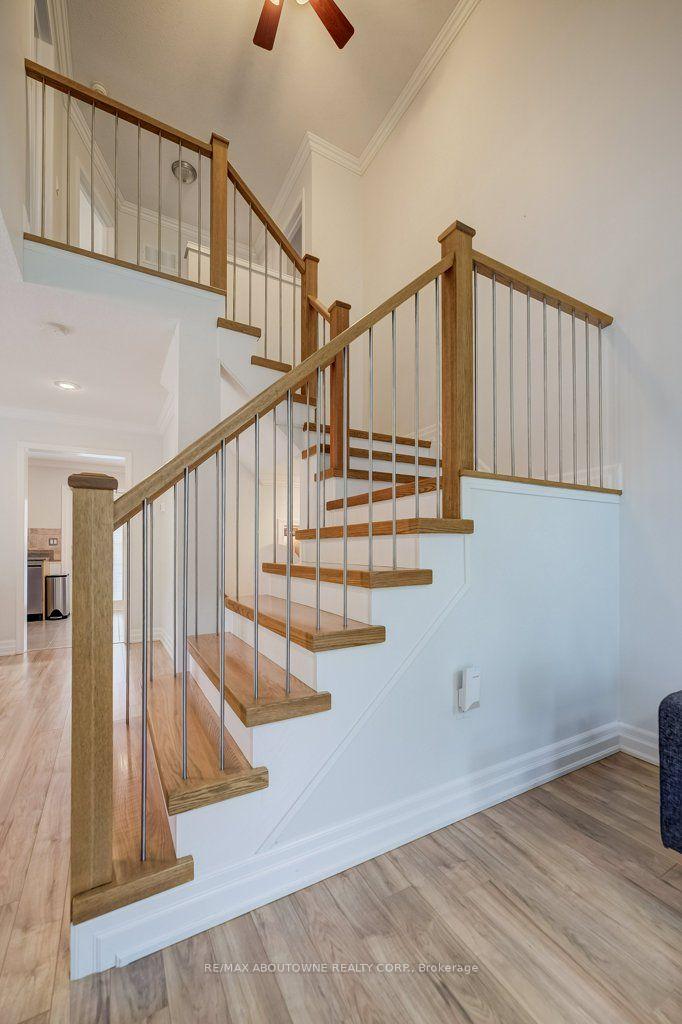 Photo 12 of 5180 Bunton Crescent, Burlington, Orchard — HOMEH