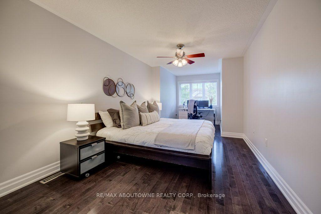 Photo 13 of 5180 Bunton Crescent, Burlington, Orchard — HOMEH