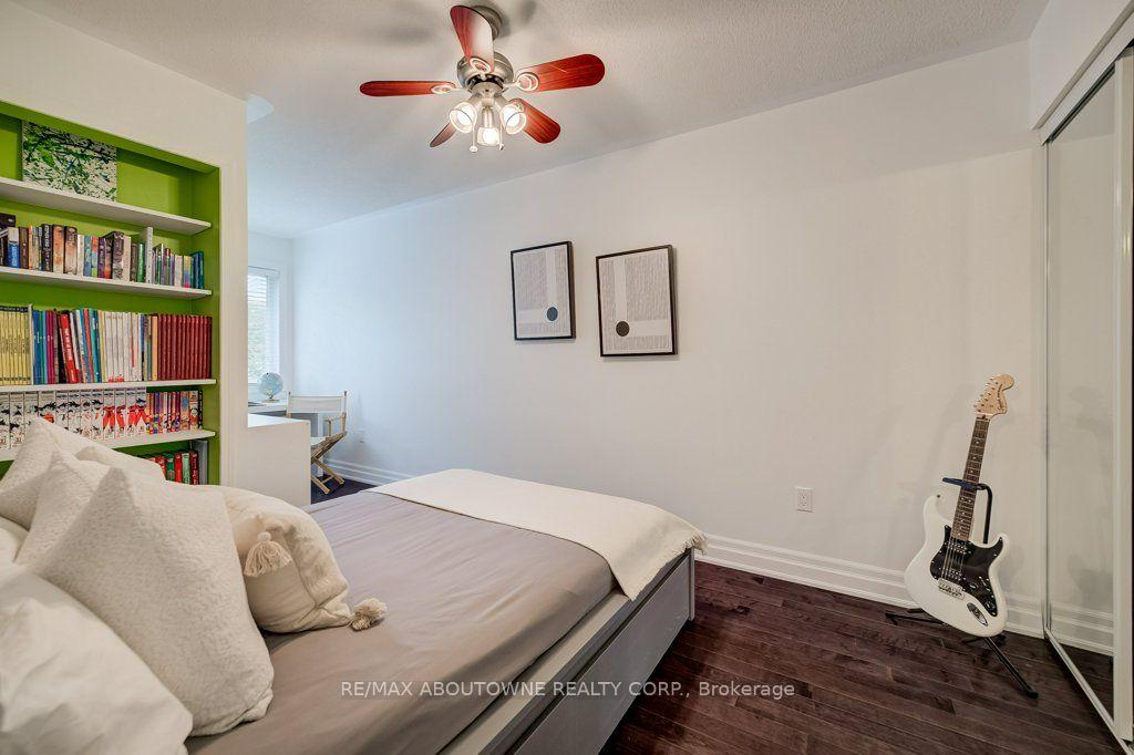 Photo 15 of 5180 Bunton Crescent, Burlington, Orchard — HOMEH