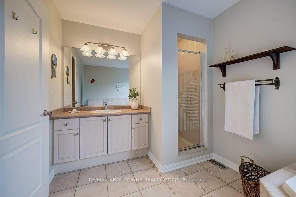 Photo 20 of 5180 Bunton Crescent, Burlington, Orchard — HOMEH