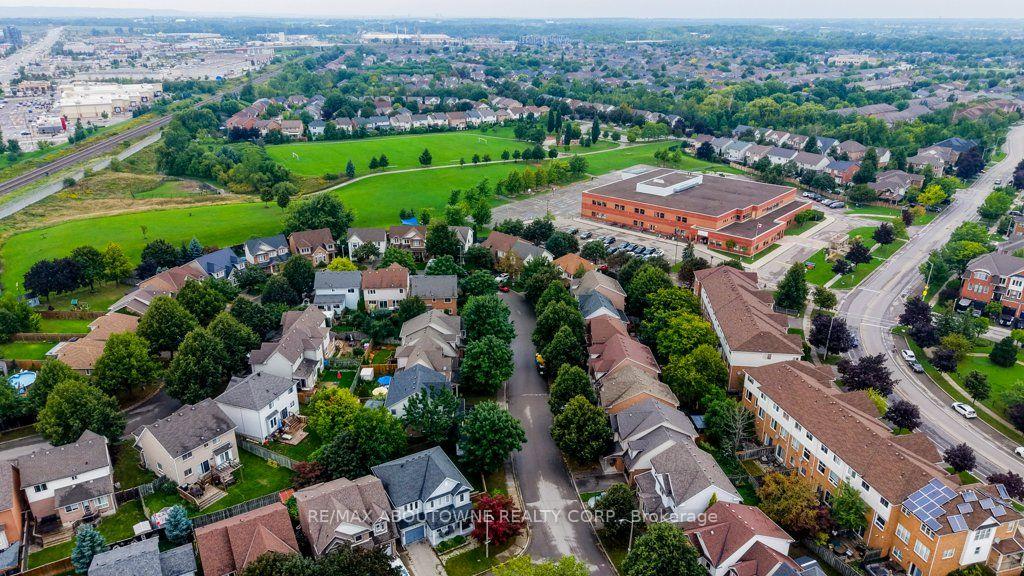 Photo 28 of 5180 Bunton Crescent, Burlington, Orchard — HOMEH