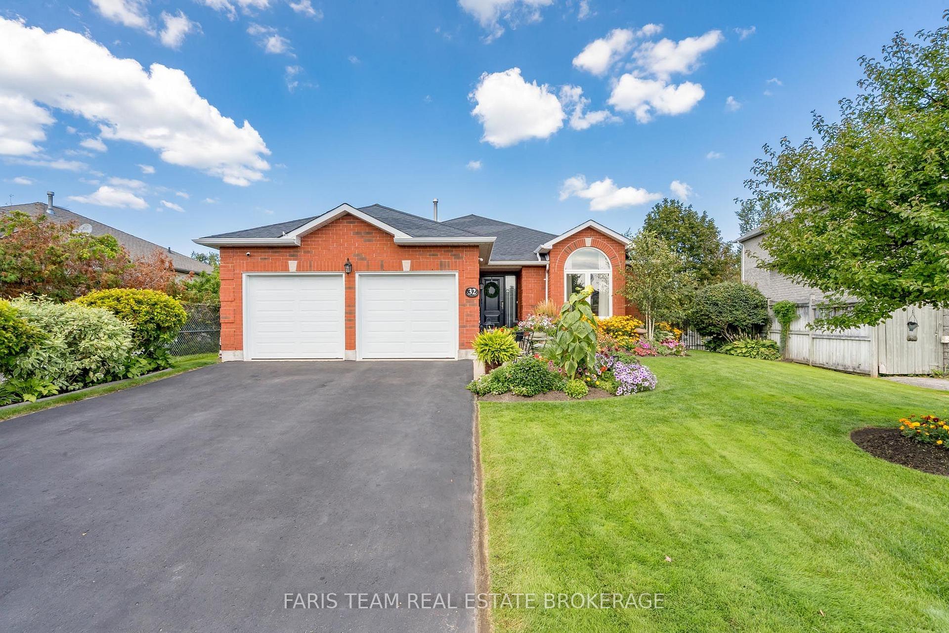 Photo 1 of 32 Stanley Street, Barrie, East Bayfield — HOMEH