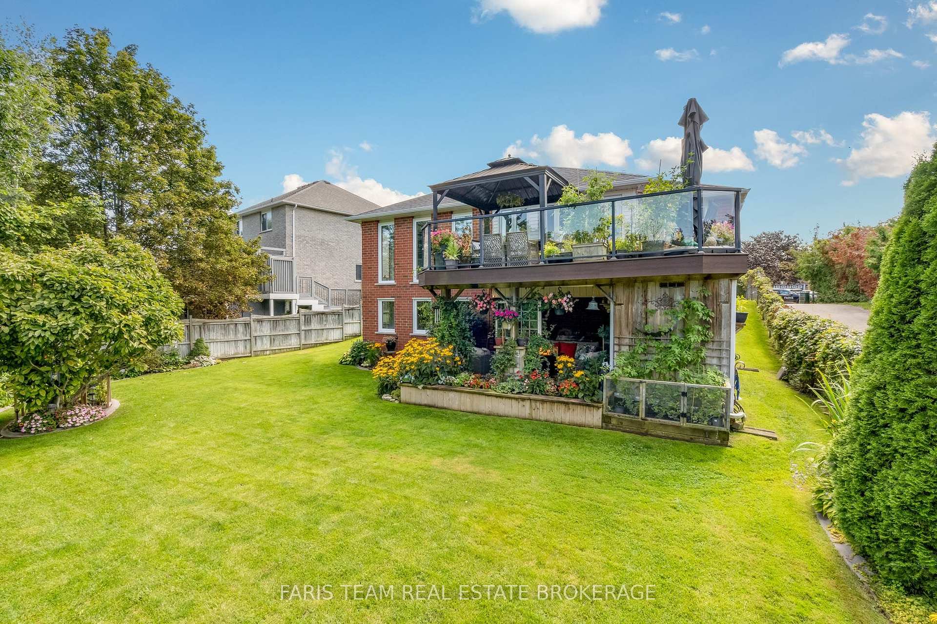 Photo 3 of 32 Stanley Street, Barrie, East Bayfield — HOMEH