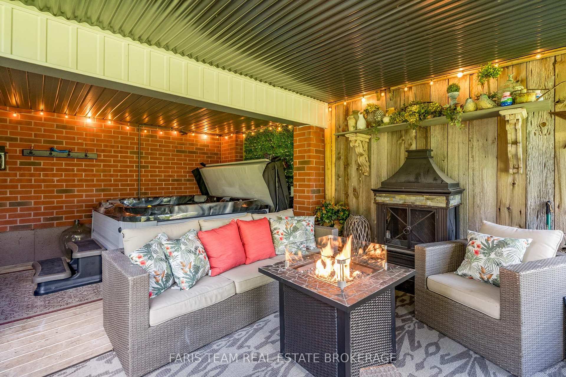 Photo 6 of 32 Stanley Street, Barrie, East Bayfield — HOMEH