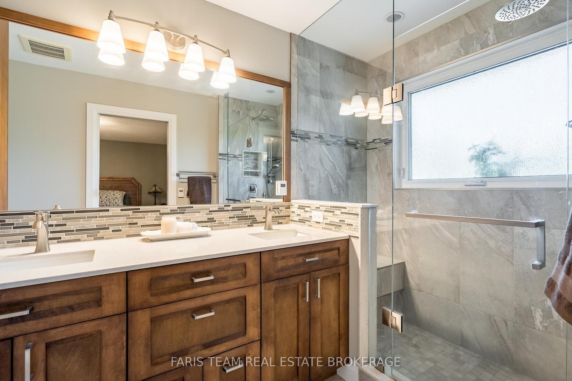 Photo 22 of 32 Stanley Street, Barrie, East Bayfield — HOMEH