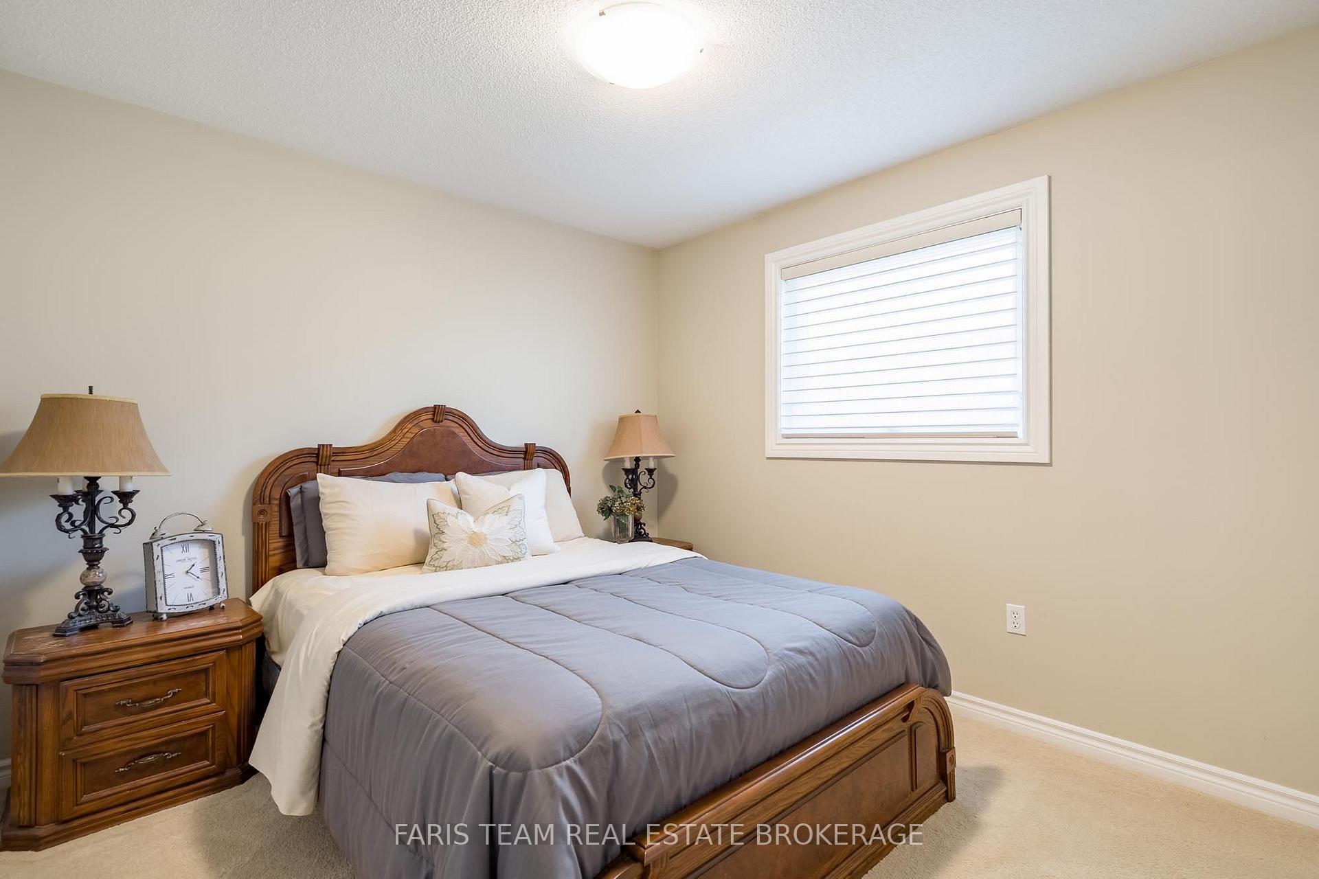 Photo 23 of 32 Stanley Street, Barrie, East Bayfield — HOMEH