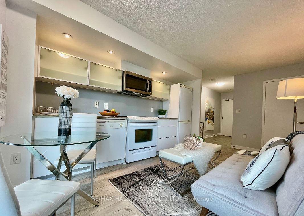 Photo 6 of Unit 301, 4K Spadina Avenue, Toronto, Waterfront Communities — HOMEH