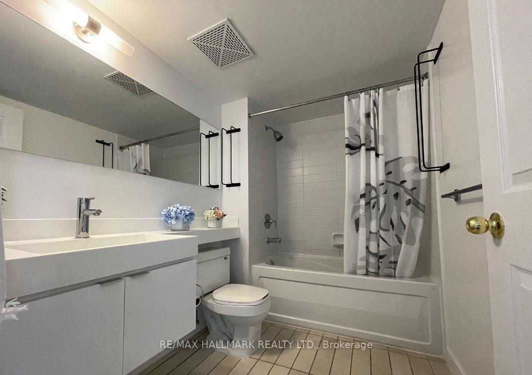 Photo 8 of Unit 301, 4K Spadina Avenue, Toronto, Waterfront Communities — HOMEH