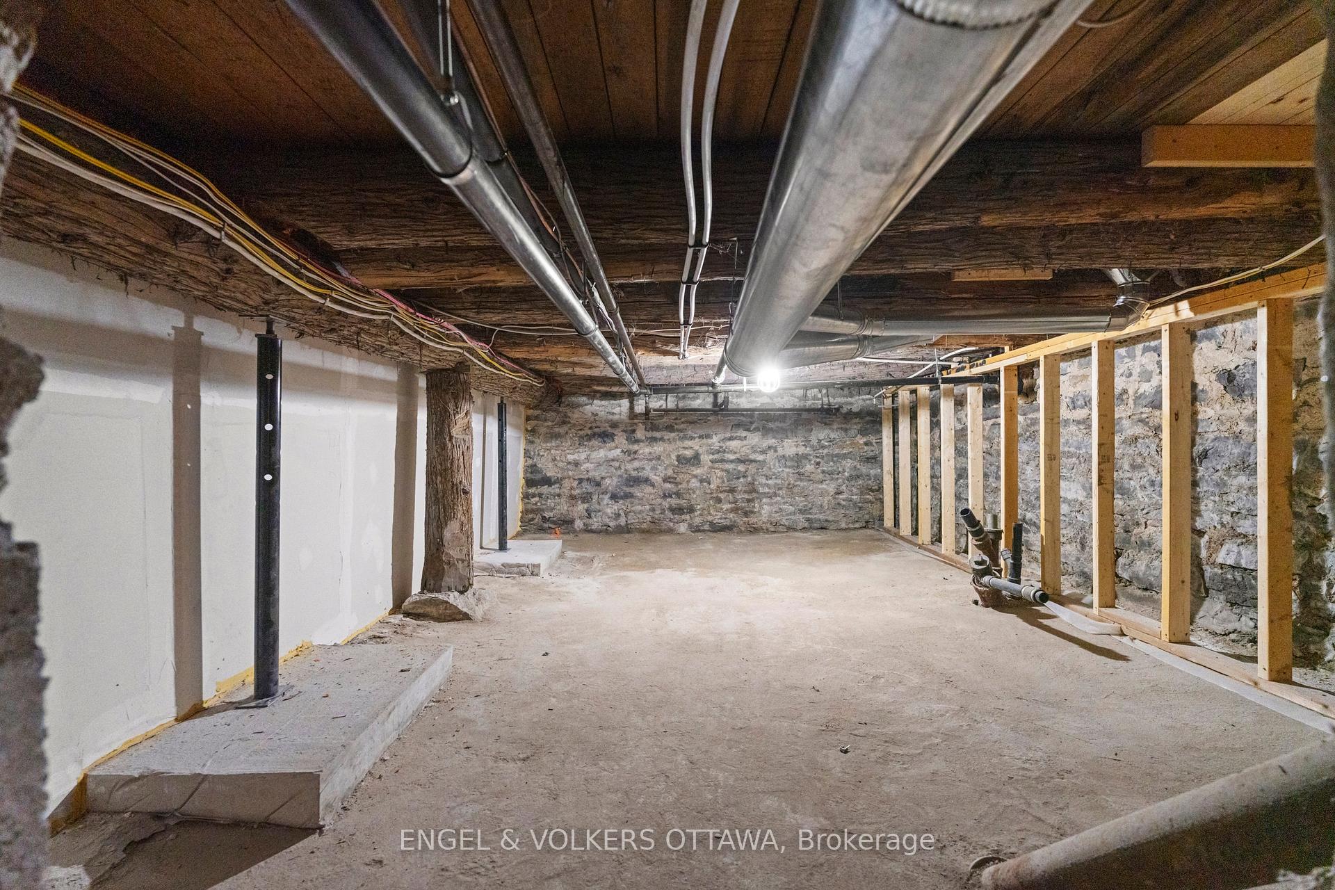 Photo 36 of 71 Thomas Street, Ottawa, New Edinburgh — HOMEH