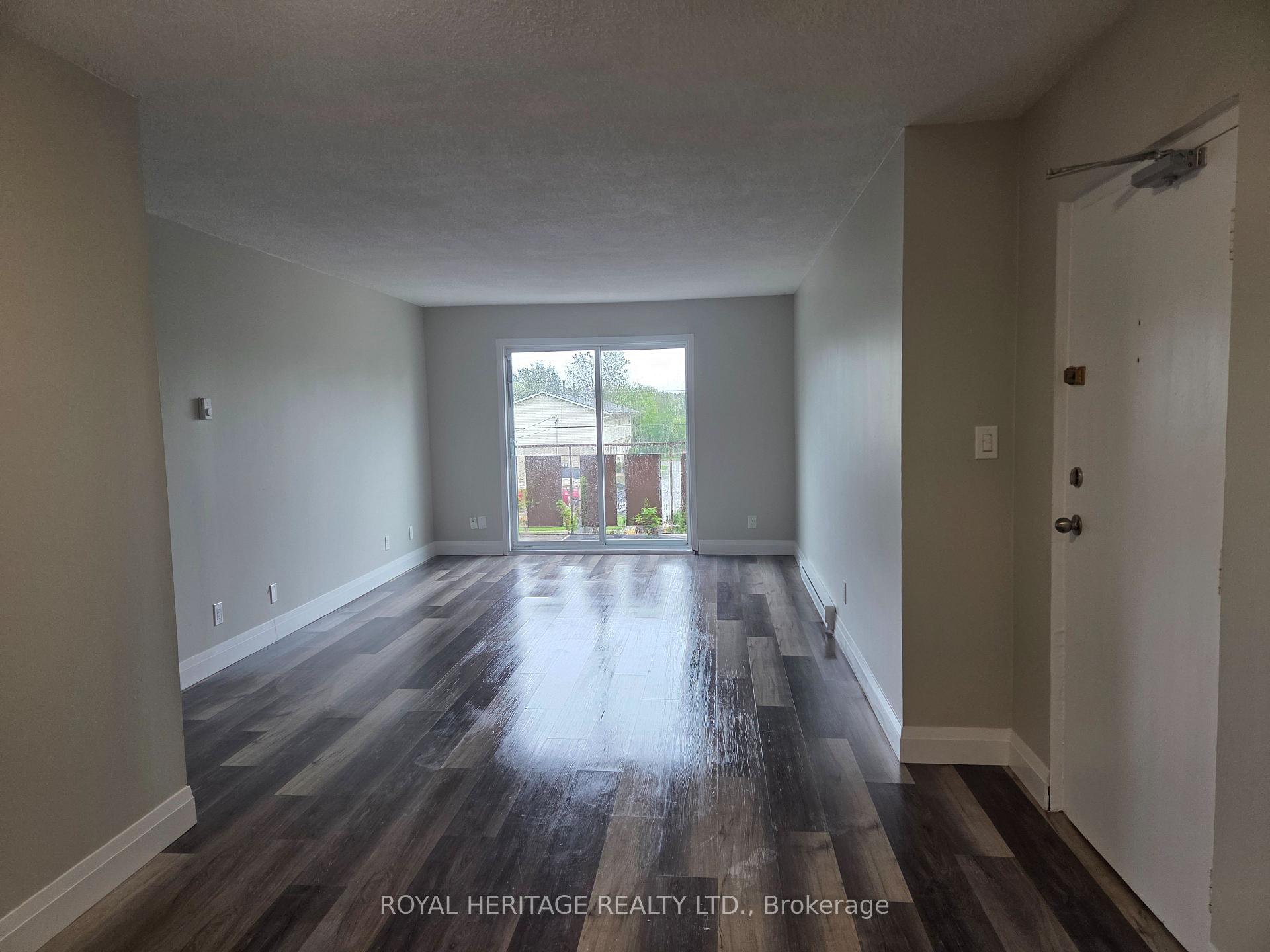 Photo 4 of Unit 311, 8800 Willoughby Drive, Niagara Falls, Chippawa — HOMEH