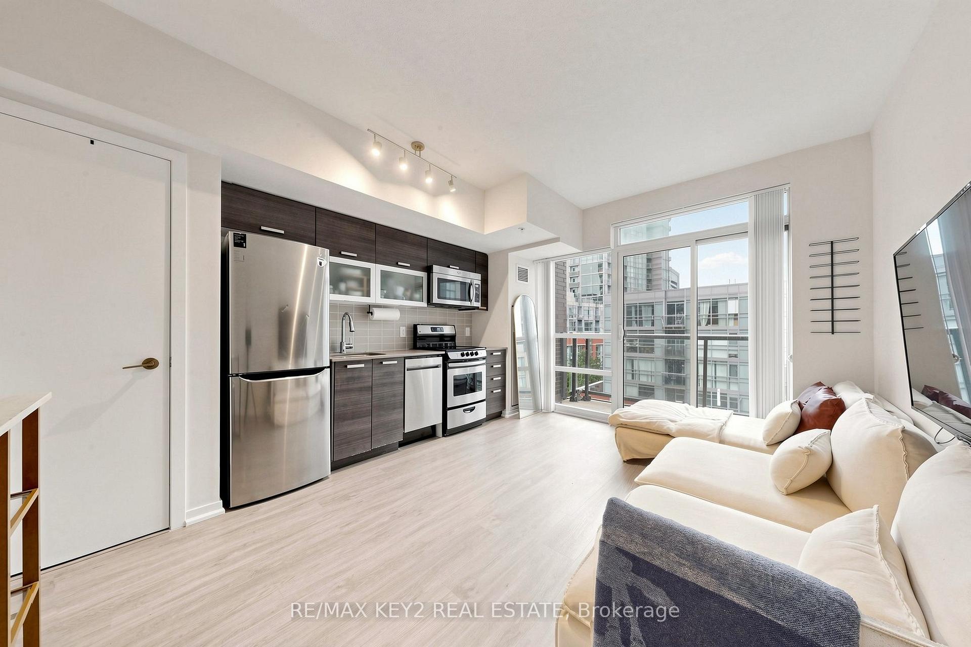 Photo 2 of Unit 811, 68 Abell Street, Toronto, Little Portugal — HOMEH