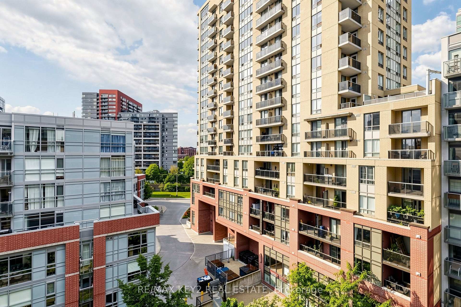 Photo 19 of Unit 811, 68 Abell Street, Toronto, Little Portugal — HOMEH