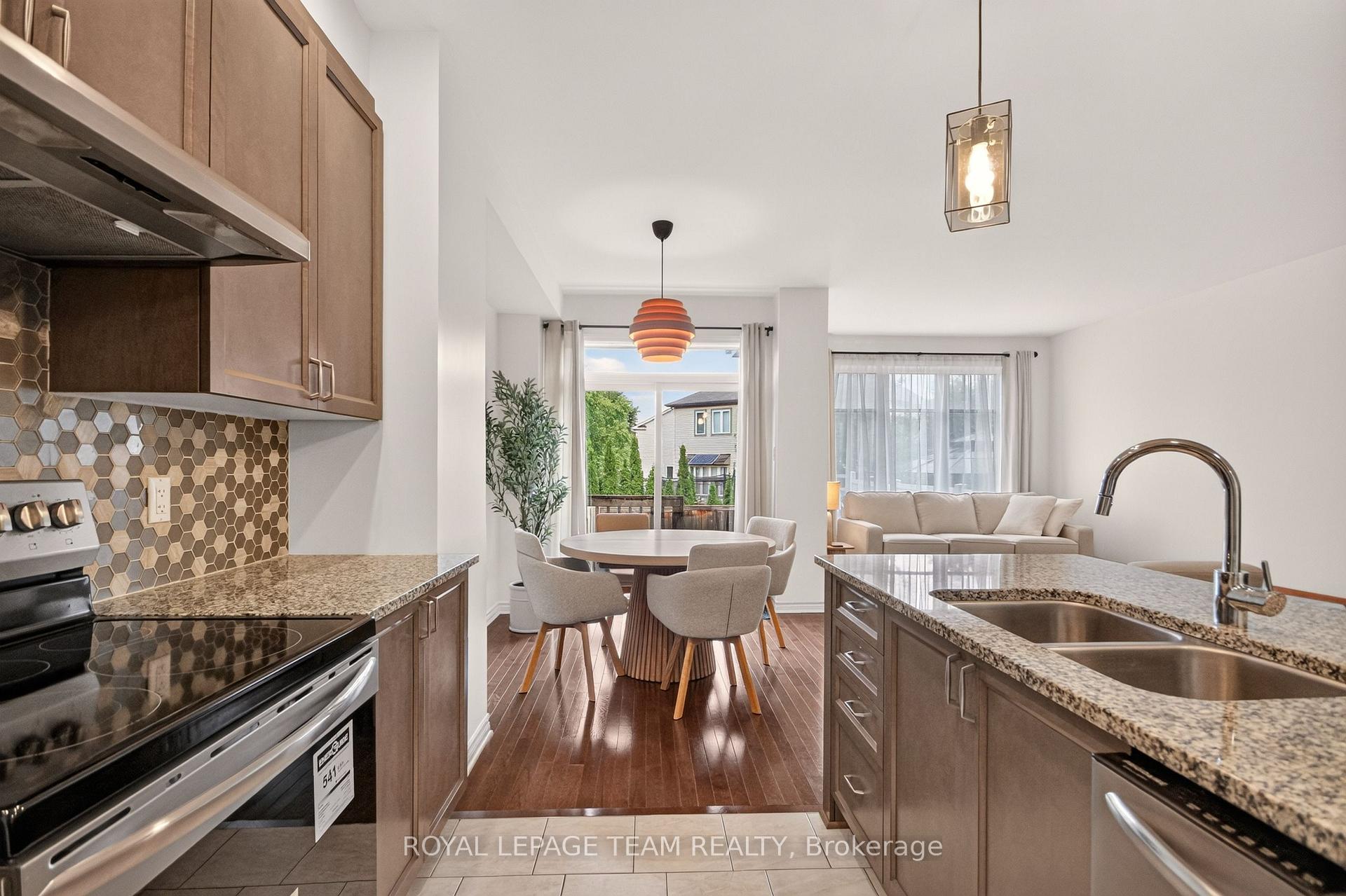 Photo 19 of 328 Warmstone Drive, Ottawa, Stittsville (North) — HOMEH