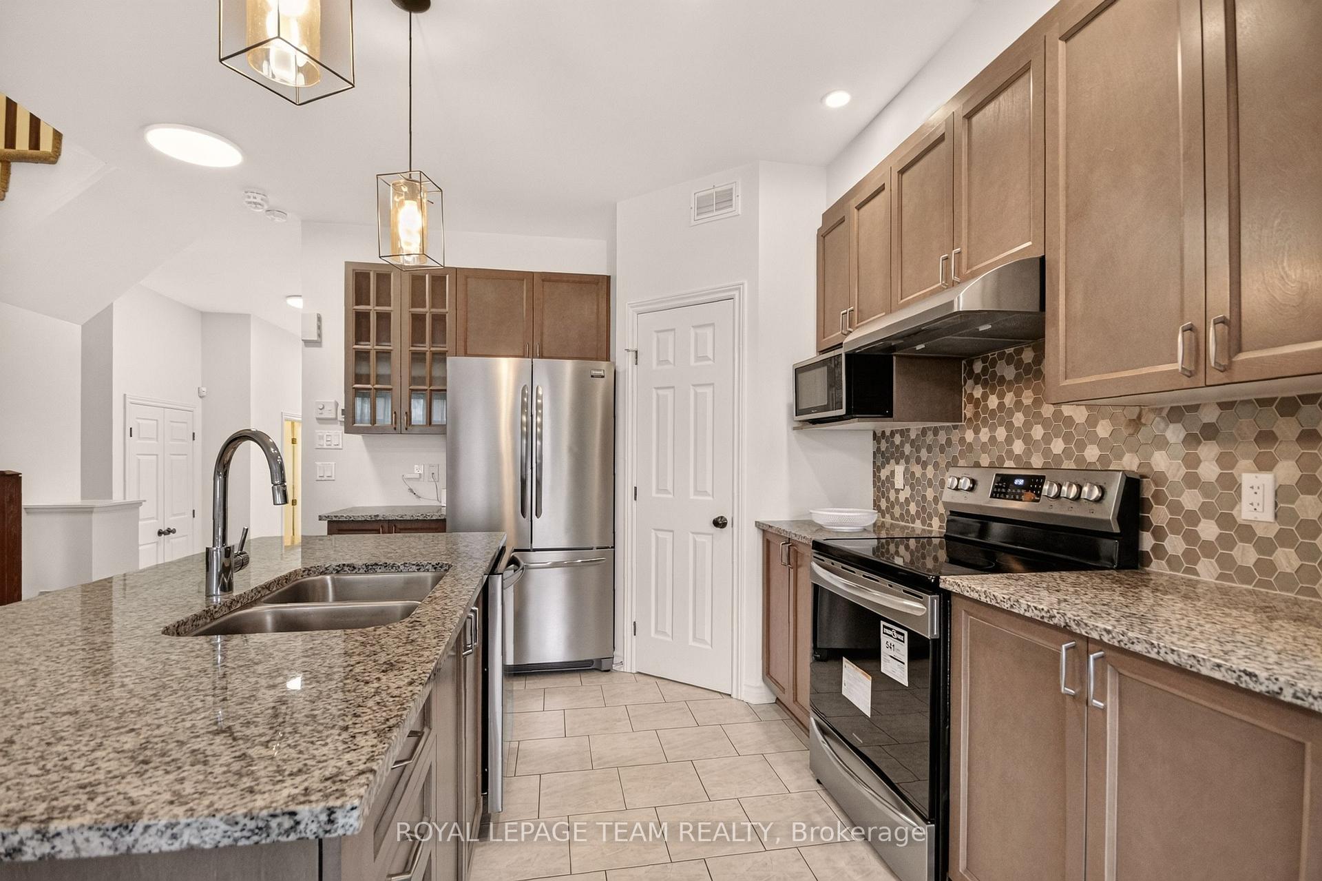 Photo 23 of 328 Warmstone Drive, Ottawa, Stittsville (North) — HOMEH