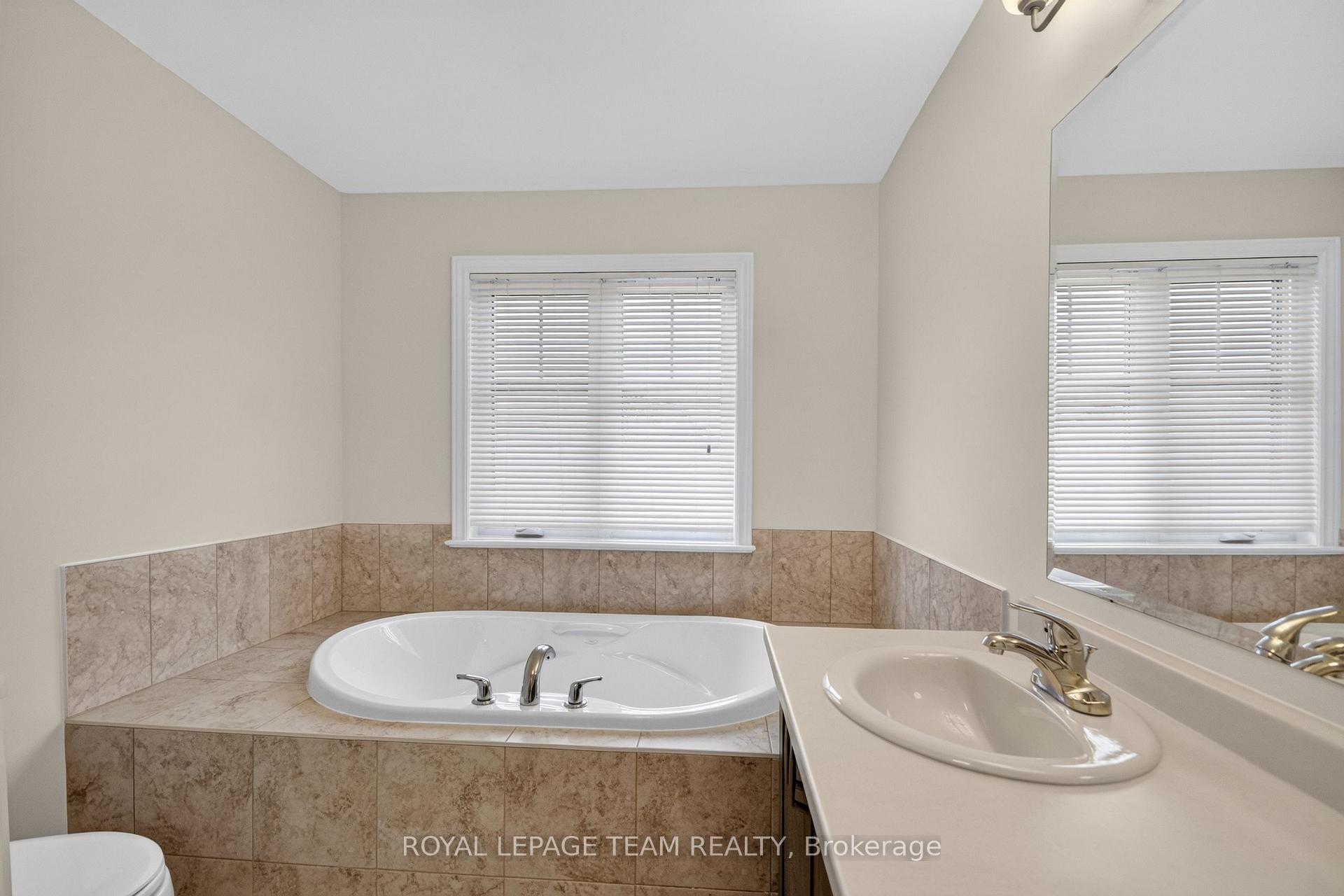 Photo 32 of 328 Warmstone Drive, Ottawa, Stittsville (North) — HOMEH