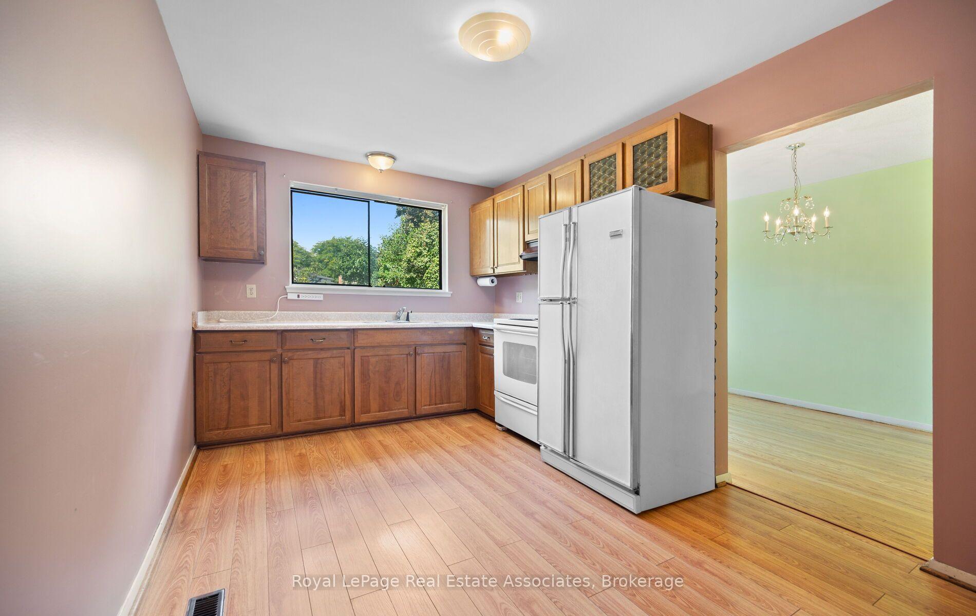 Photo 14 of 589 Tedwyn Drive, Mississauga, Cooksville — HOMEH