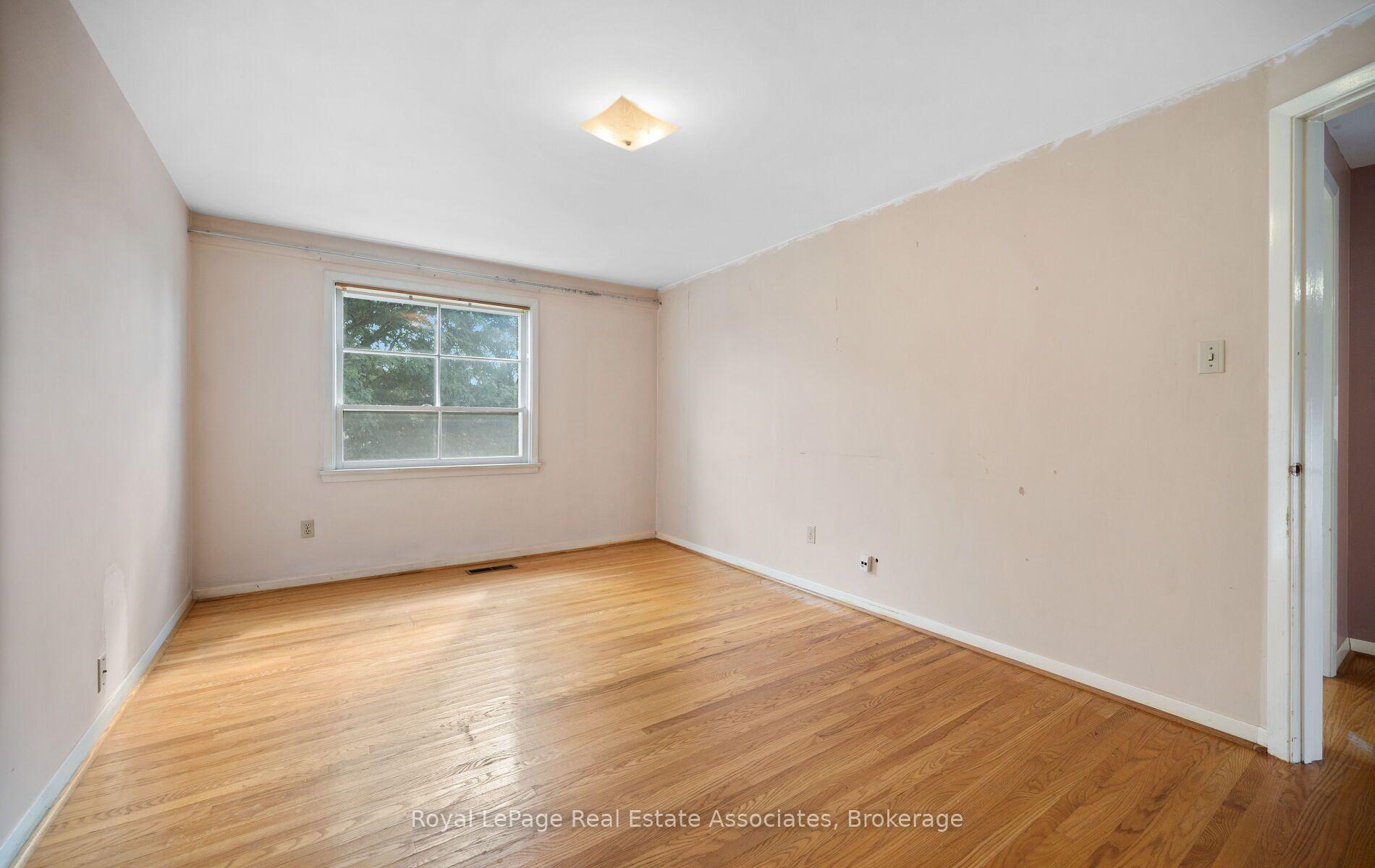 Photo 17 of 589 Tedwyn Drive, Mississauga, Cooksville — HOMEH