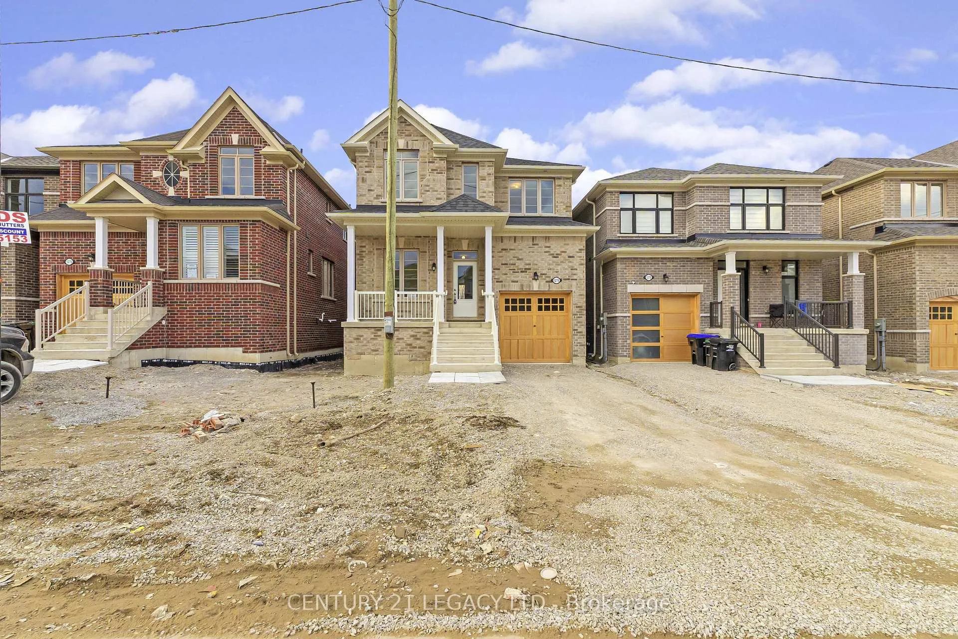 Photo 2 of 1274 Davis Loop, Innisfil, Lefroy — HOMEH