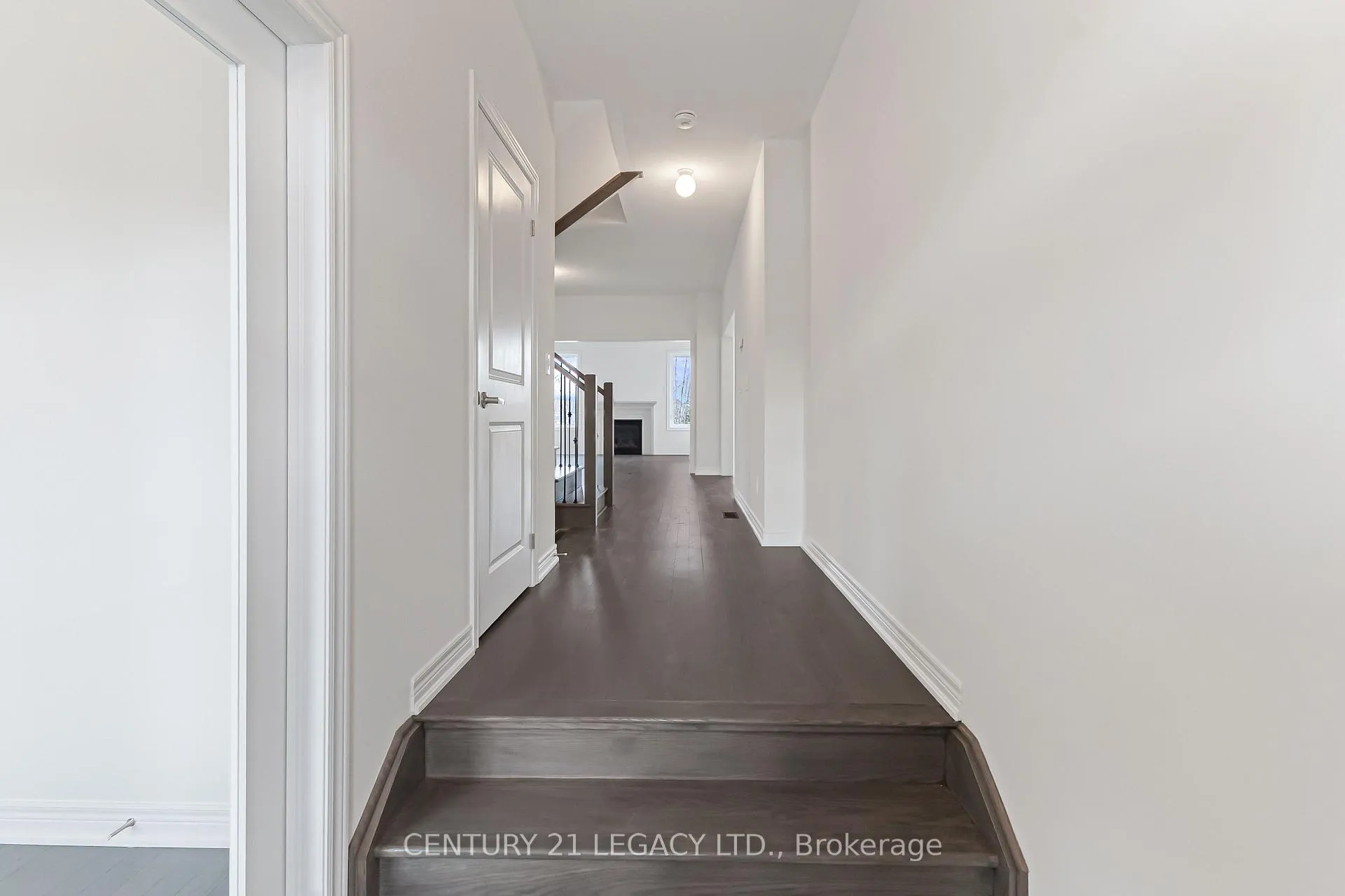 Photo 3 of 1274 Davis Loop, Innisfil, Lefroy — HOMEH