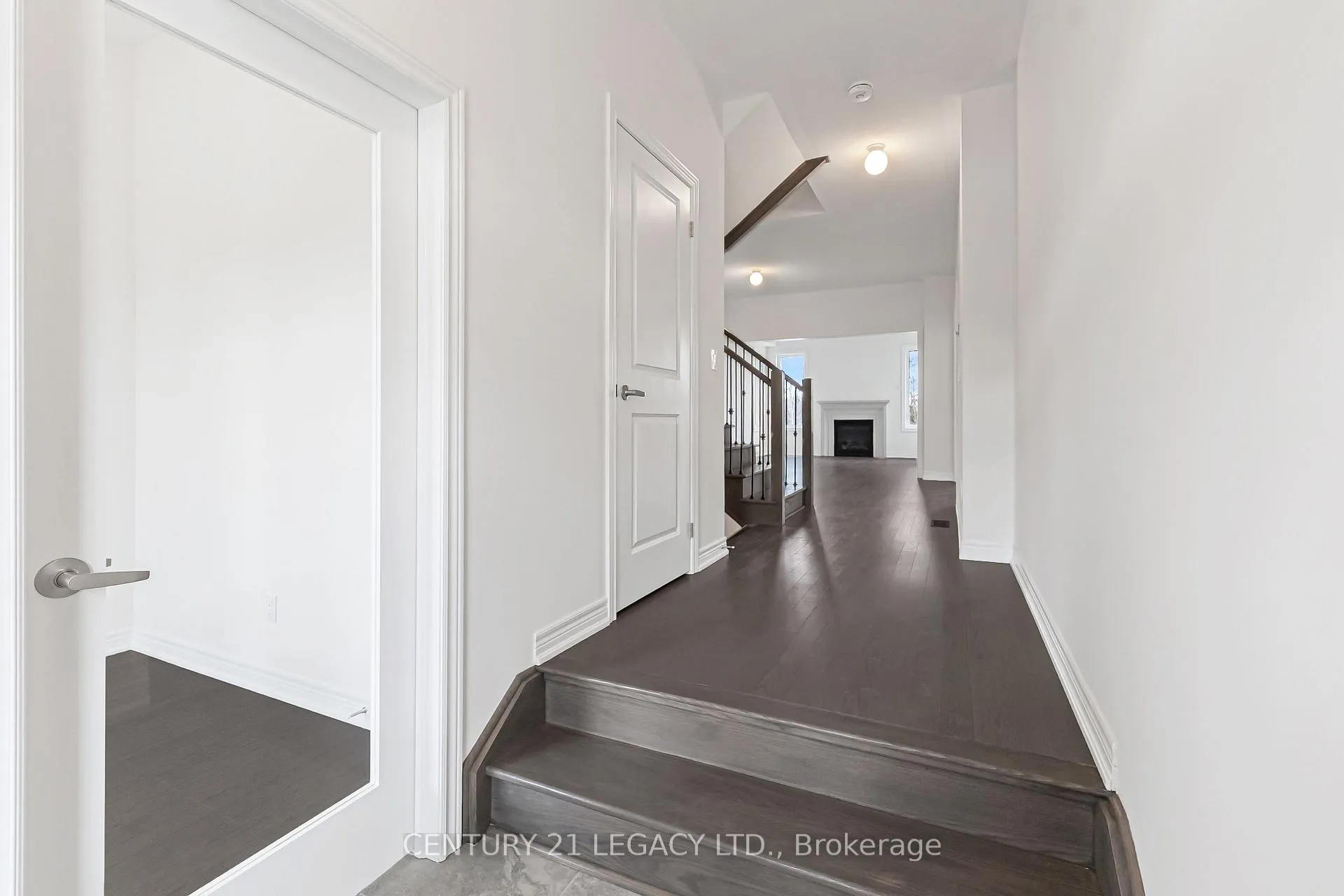 Photo 4 of 1274 Davis Loop, Innisfil, Lefroy — HOMEH