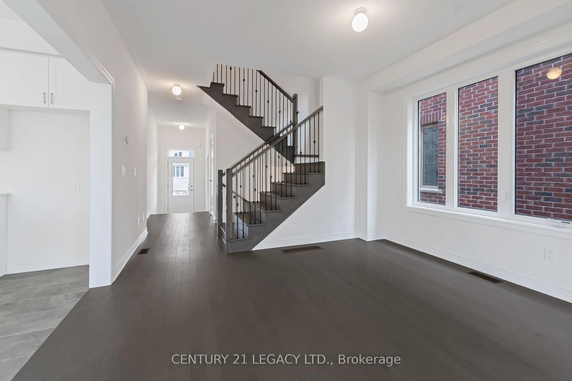 Photo 8 of 1274 Davis Loop, Innisfil, Lefroy — HOMEH