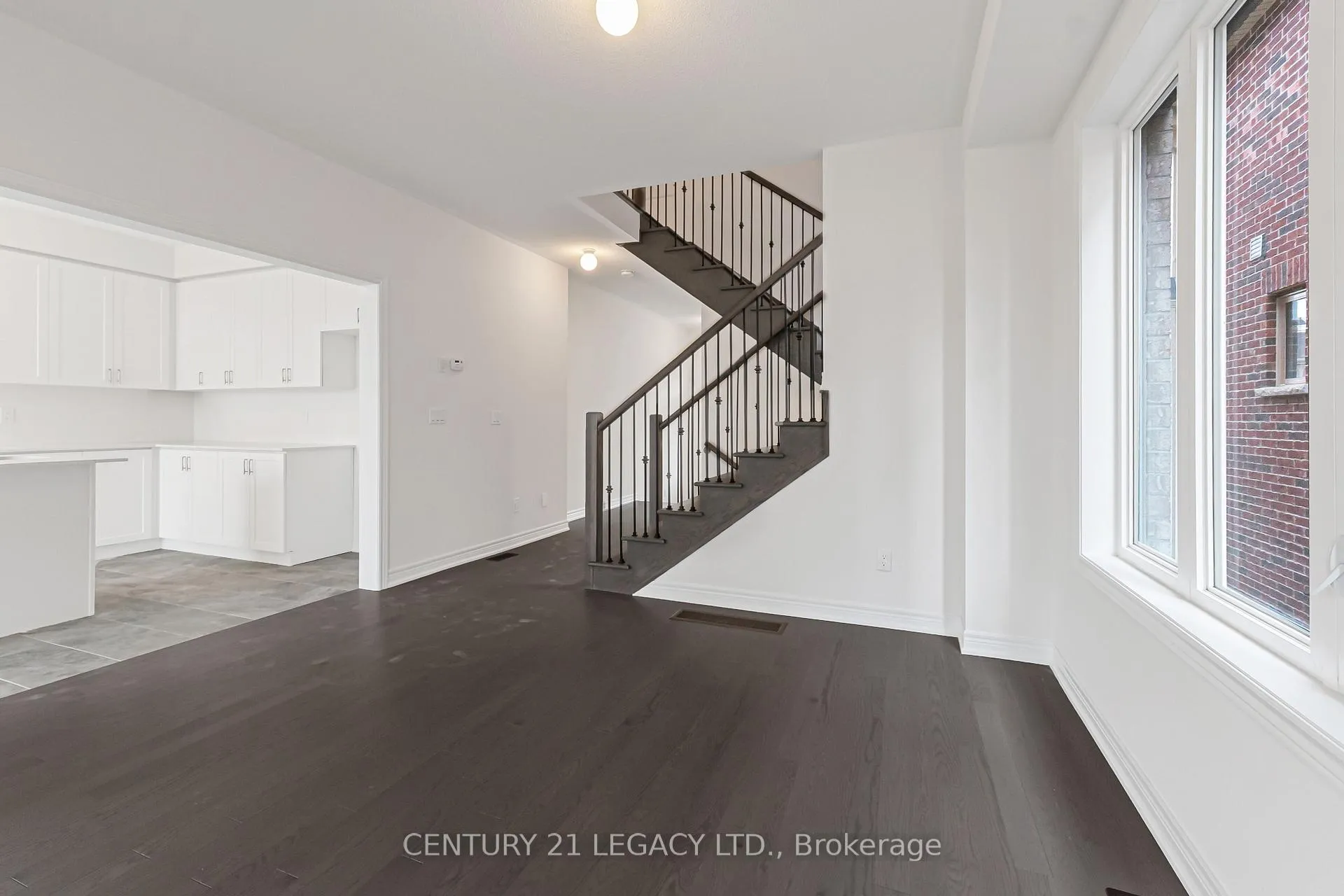 Photo 10 of 1274 Davis Loop, Innisfil, Lefroy — HOMEH