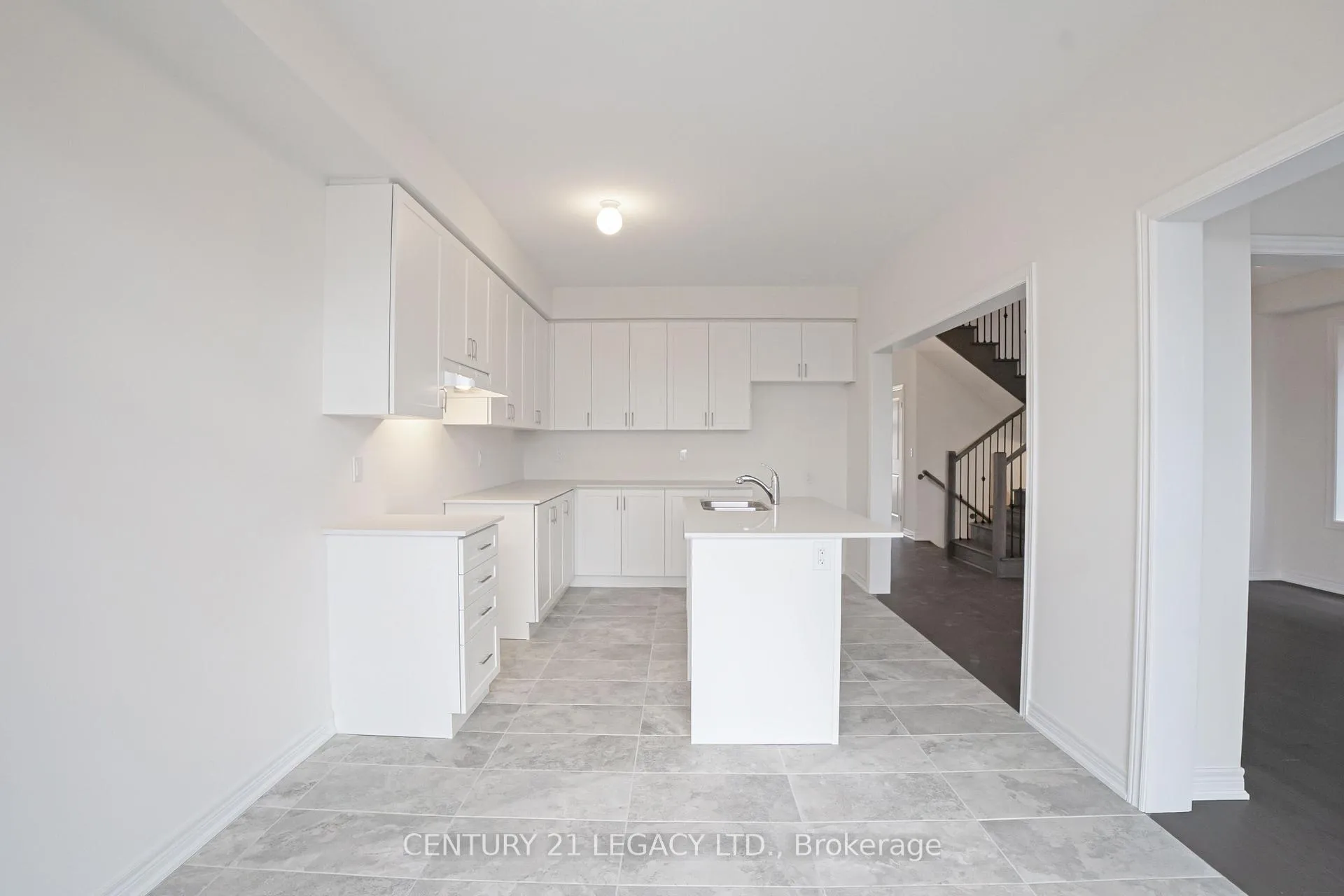 Photo 13 of 1274 Davis Loop, Innisfil, Lefroy — HOMEH