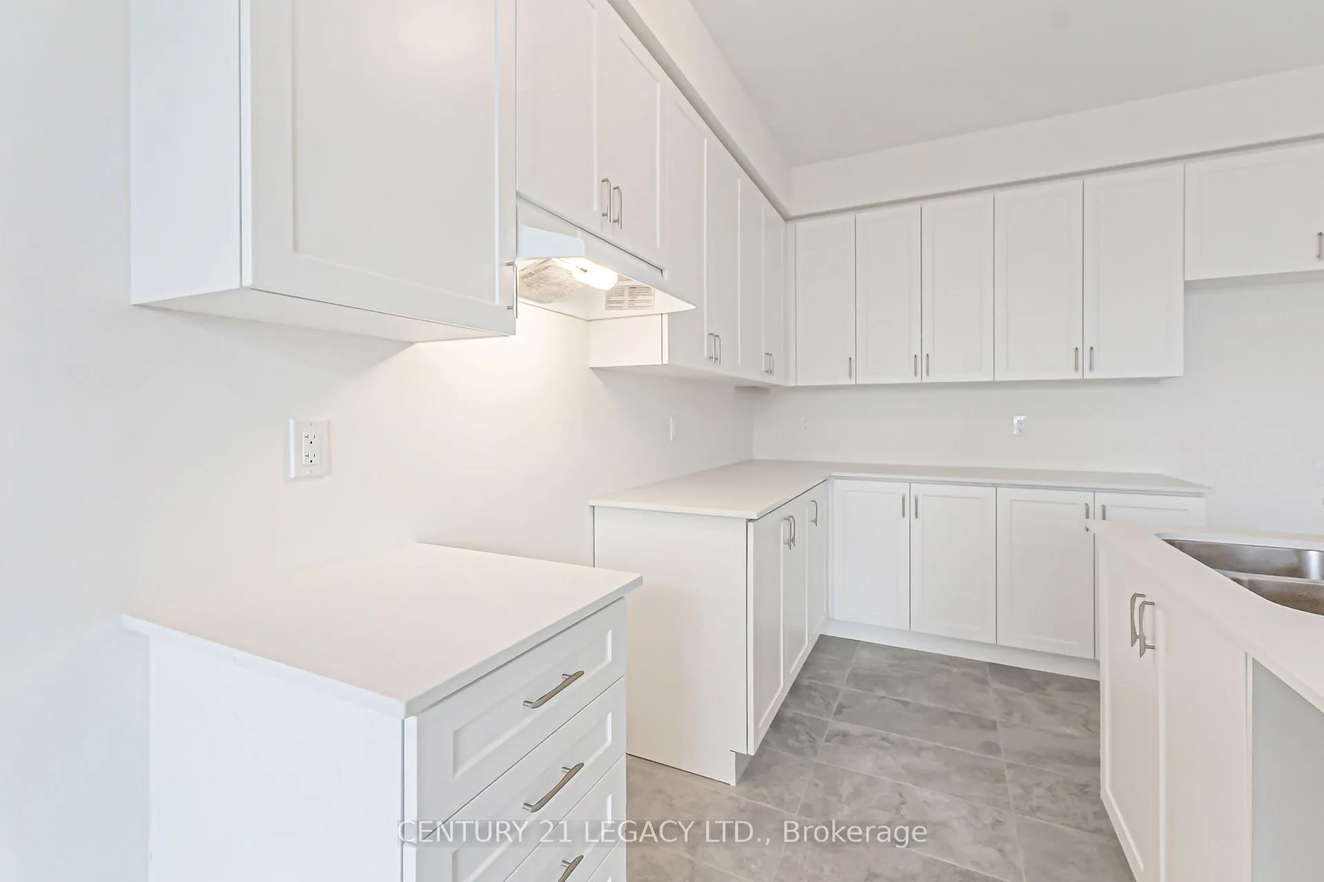 Photo 16 of 1274 Davis Loop, Innisfil, Lefroy — HOMEH