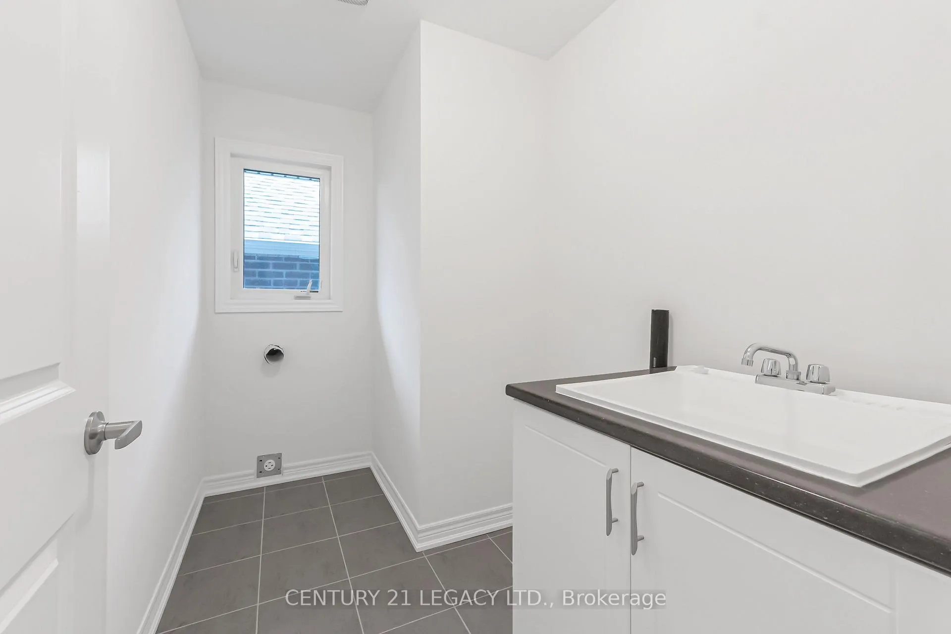 Photo 39 of 1274 Davis Loop, Innisfil, Lefroy — HOMEH