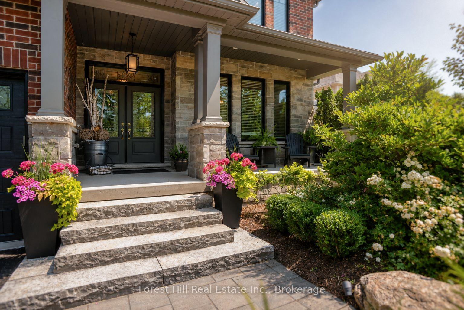 Photo 3 of 155 Glenlake Boulevard, Collingwood — HOMEH