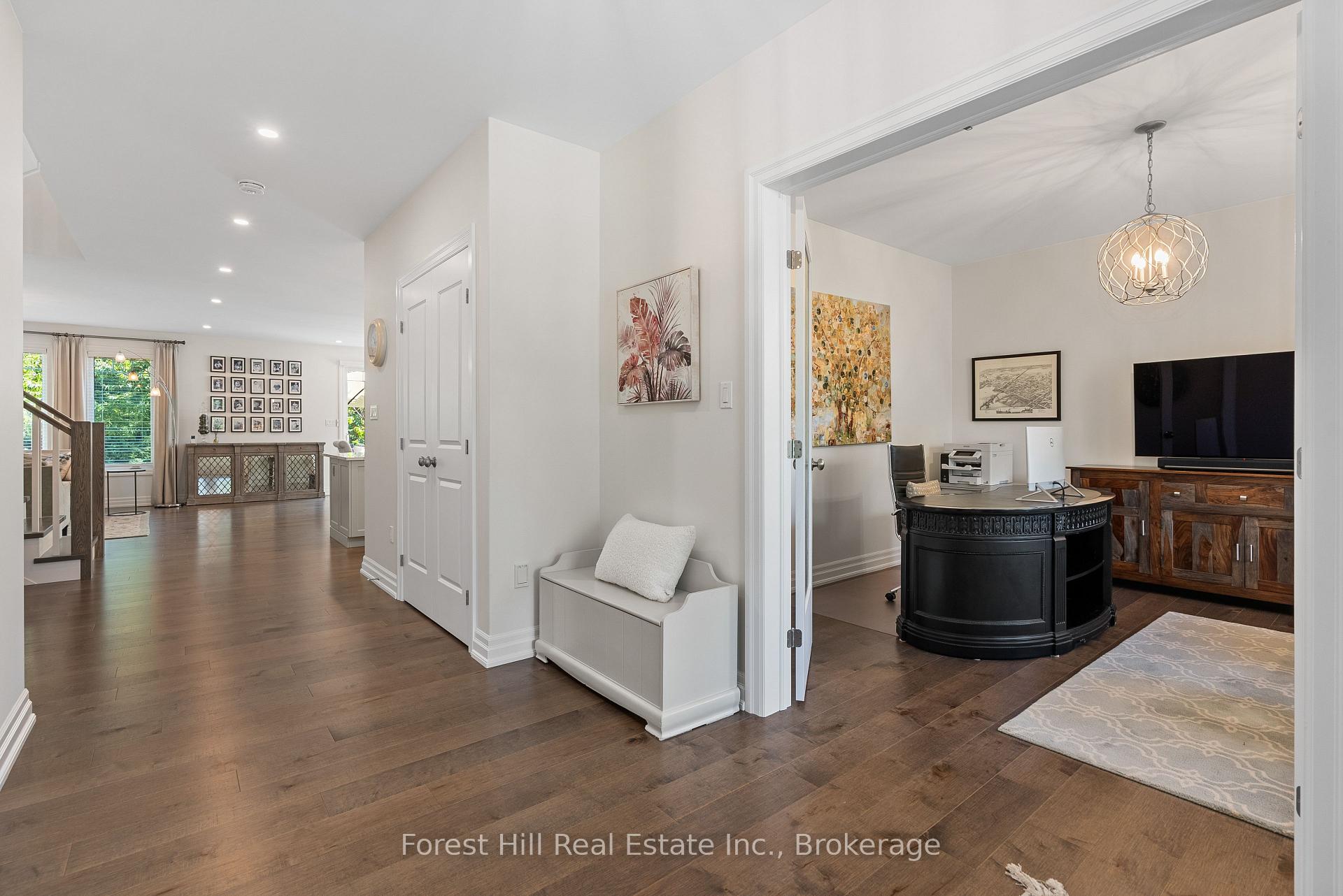Photo 7 of 155 Glenlake Boulevard, Collingwood — HOMEH