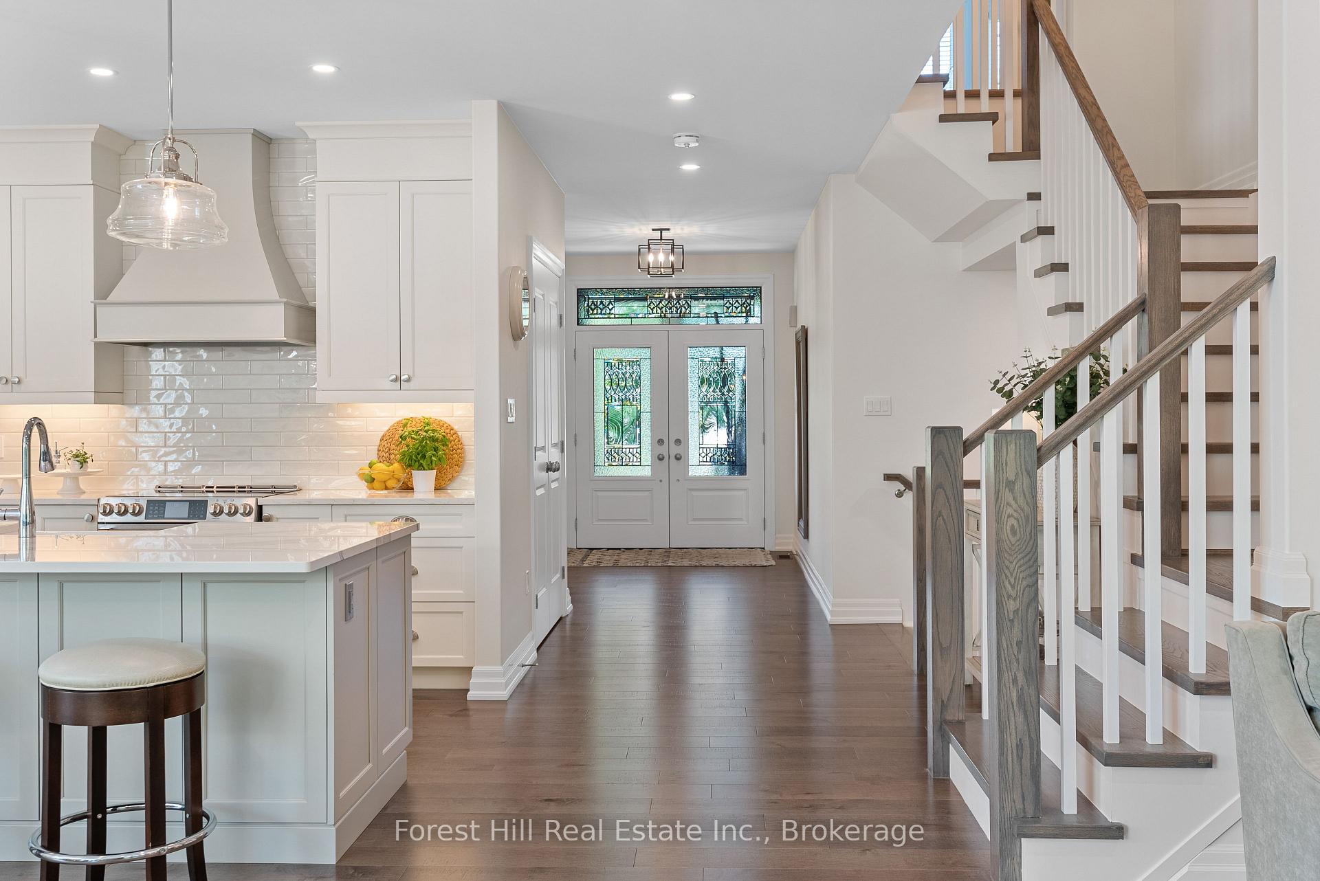 Photo 8 of 155 Glenlake Boulevard, Collingwood — HOMEH
