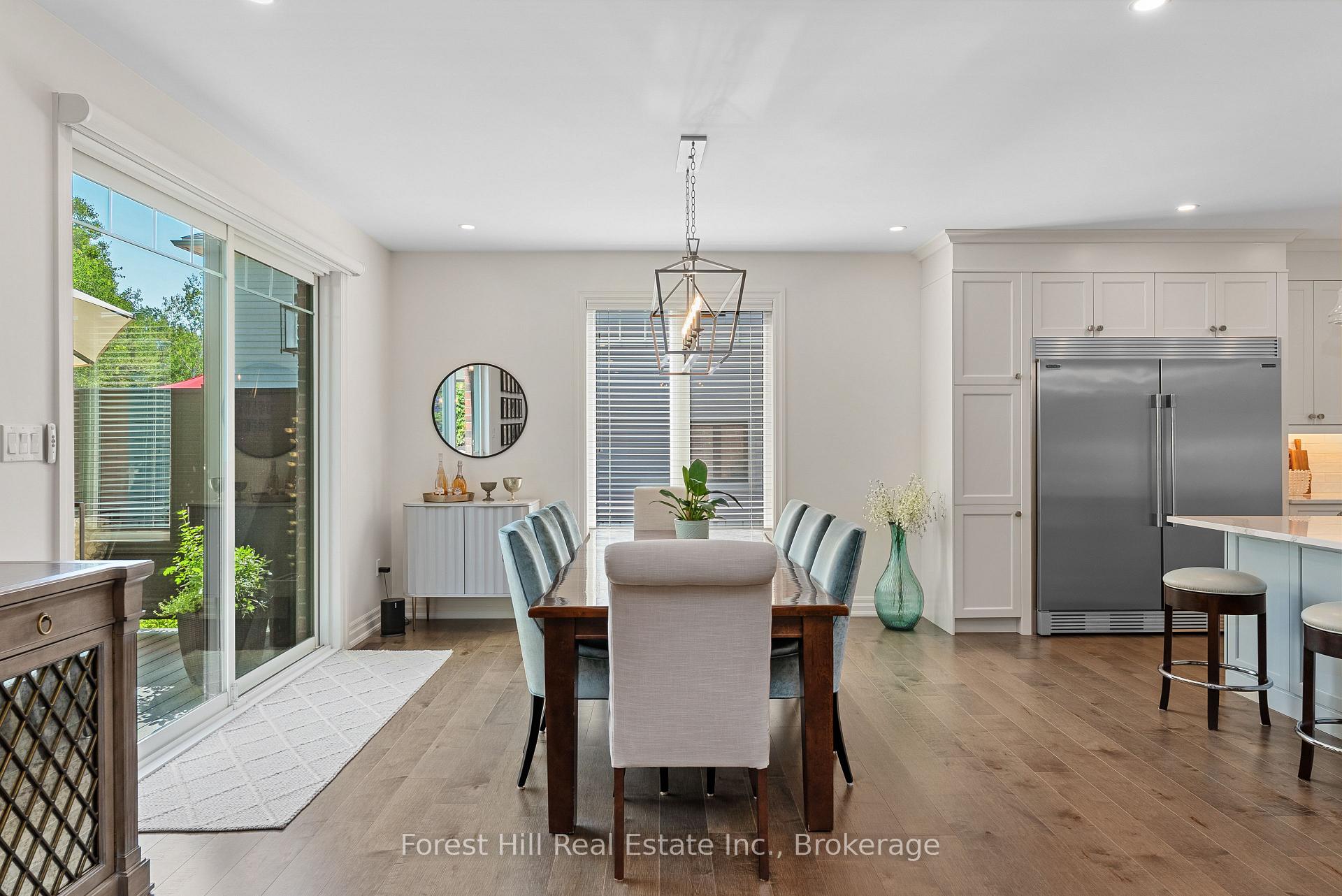 Photo 12 of 155 Glenlake Boulevard, Collingwood — HOMEH