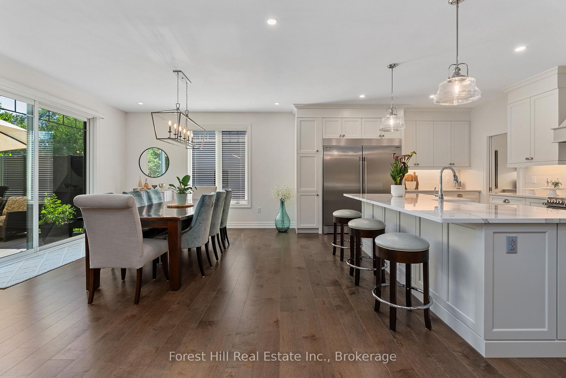 Photo 14 of 155 Glenlake Boulevard, Collingwood — HOMEH