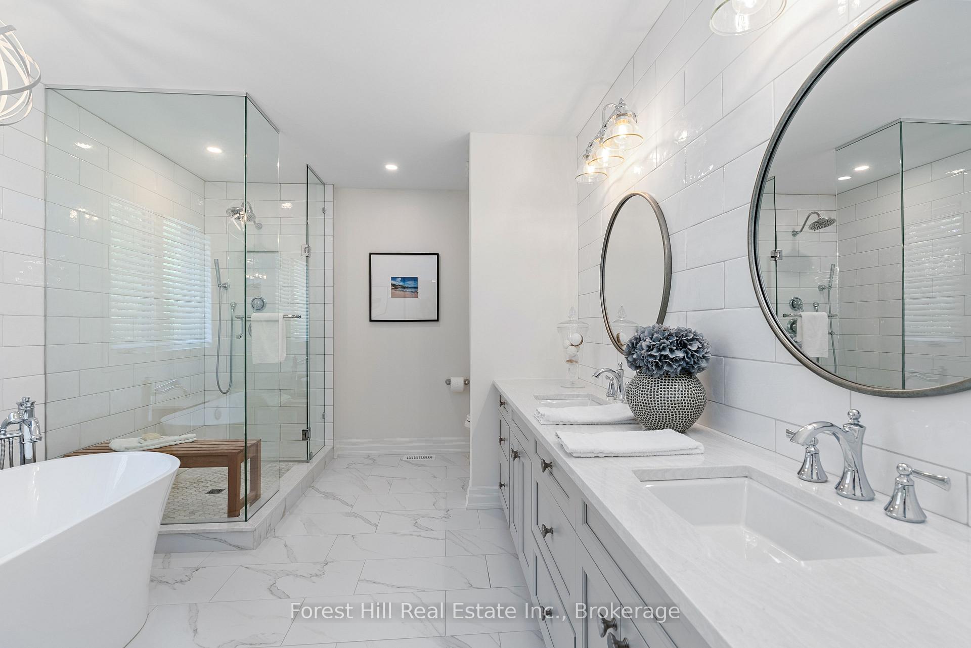 Photo 23 of 155 Glenlake Boulevard, Collingwood — HOMEH