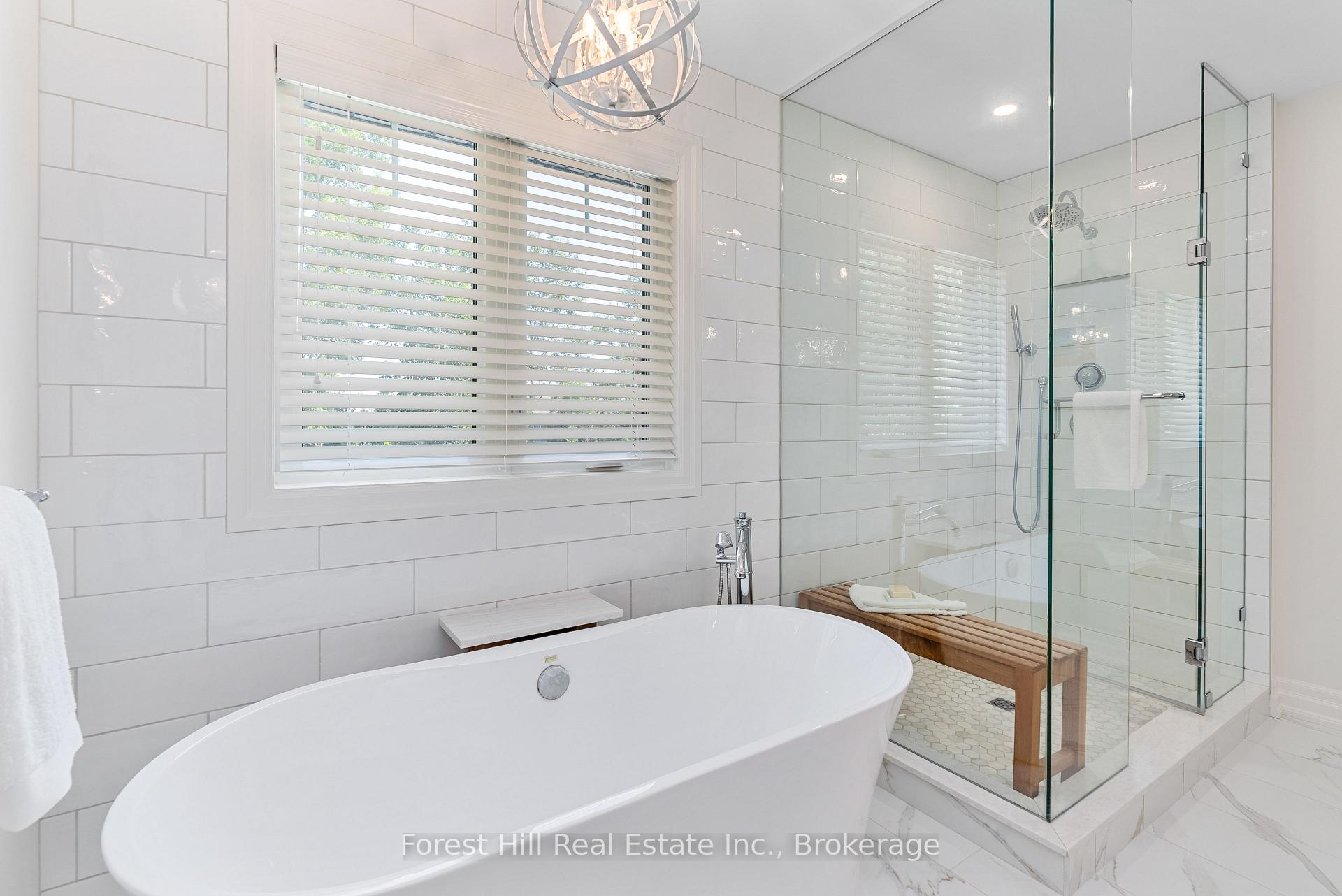 Photo 24 of 155 Glenlake Boulevard, Collingwood — HOMEH