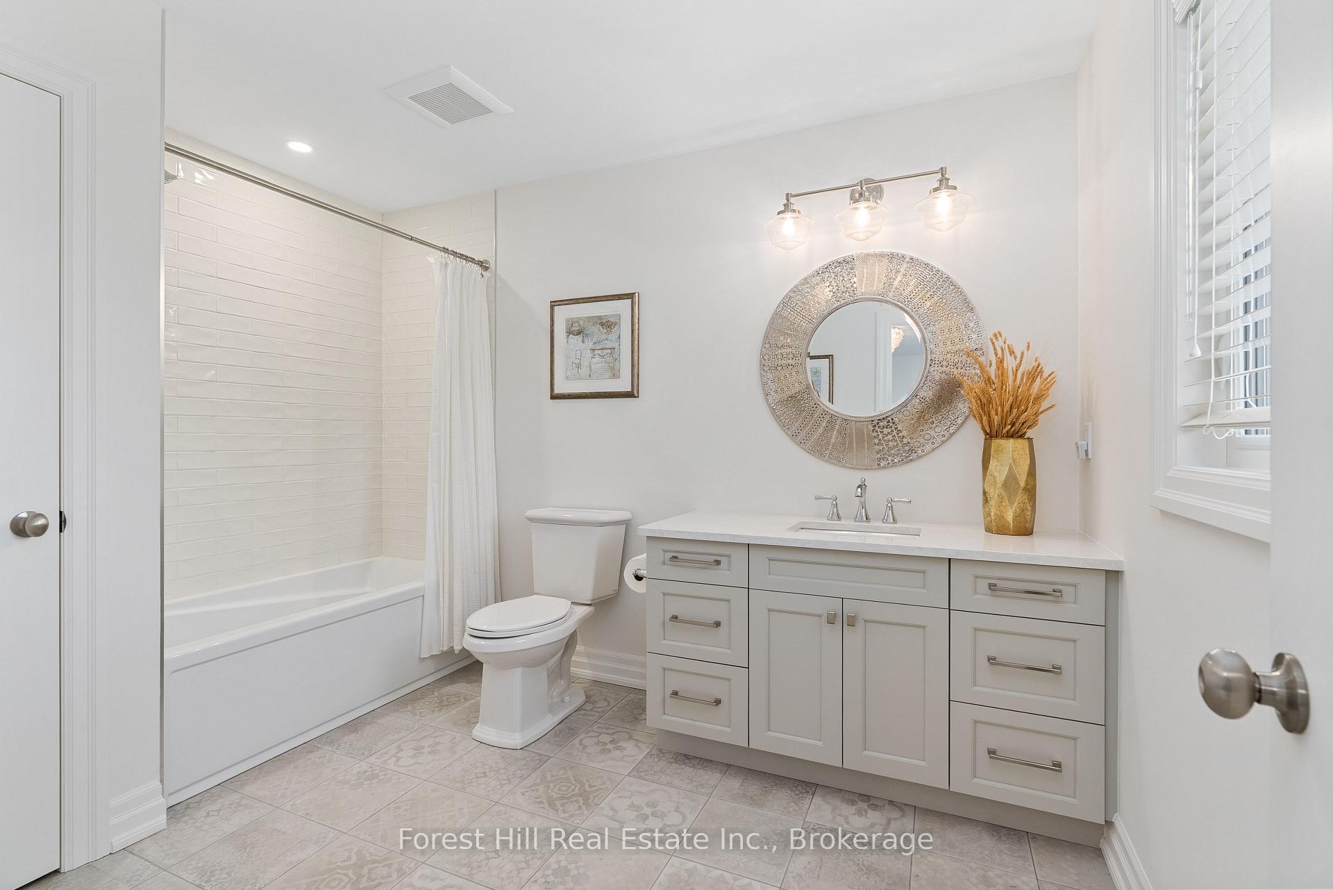 Photo 26 of 155 Glenlake Boulevard, Collingwood — HOMEH