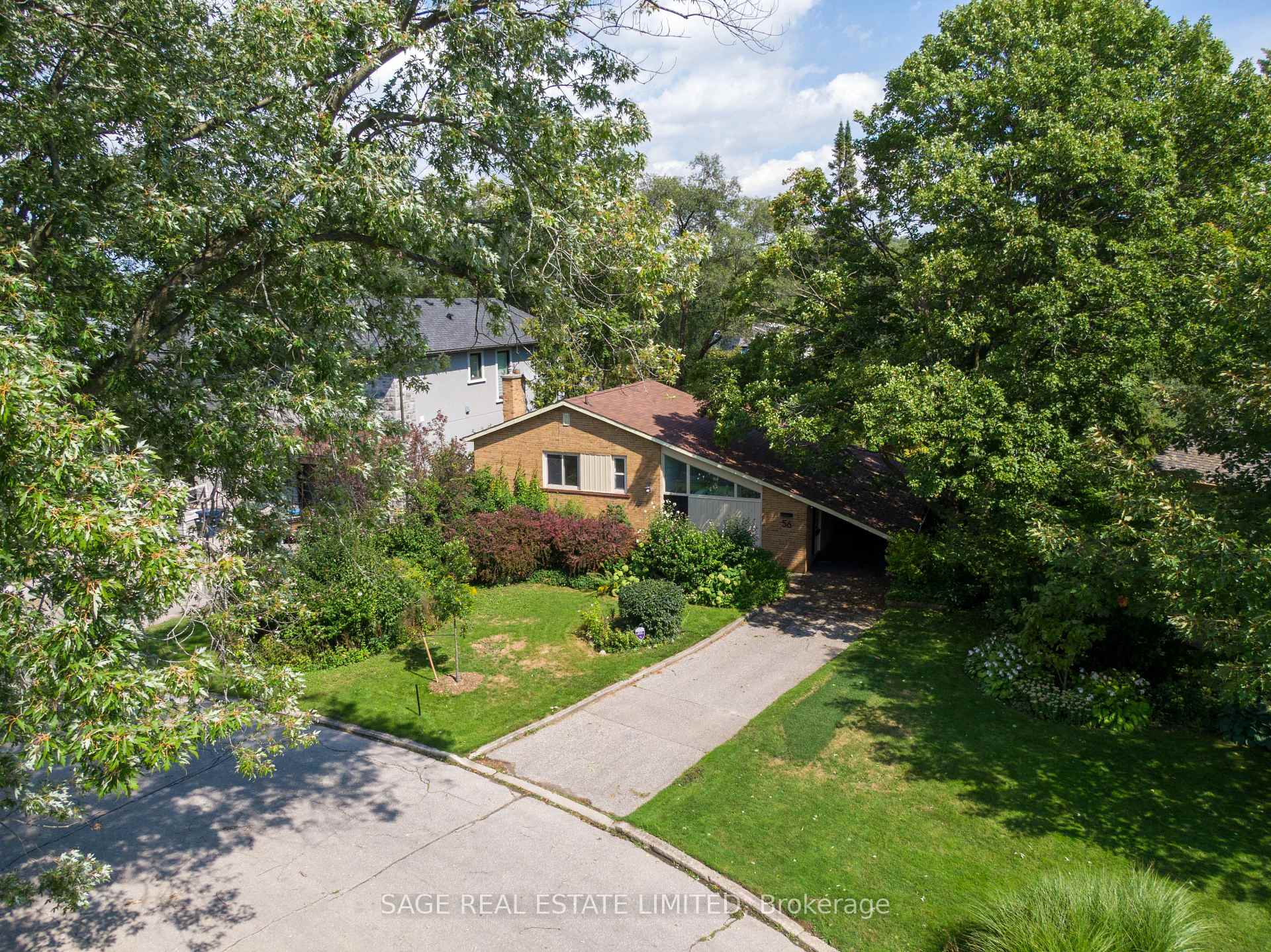 Photo 4 of 56 Grangemill Crescent, North York, Banbury-Don Mills — HOMEH