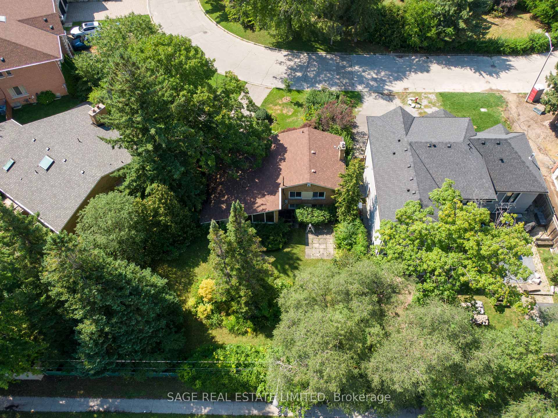 Photo 5 of 56 Grangemill Crescent, North York, Banbury-Don Mills — HOMEH