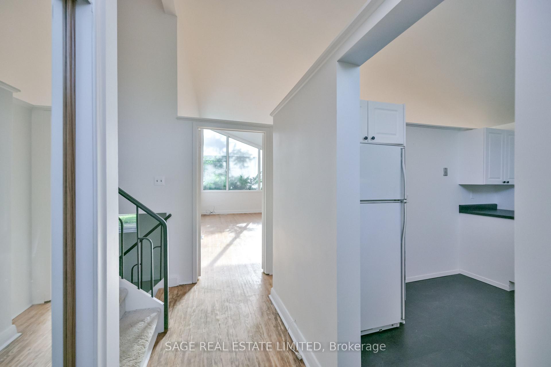 Photo 14 of 56 Grangemill Crescent, North York, Banbury-Don Mills — HOMEH