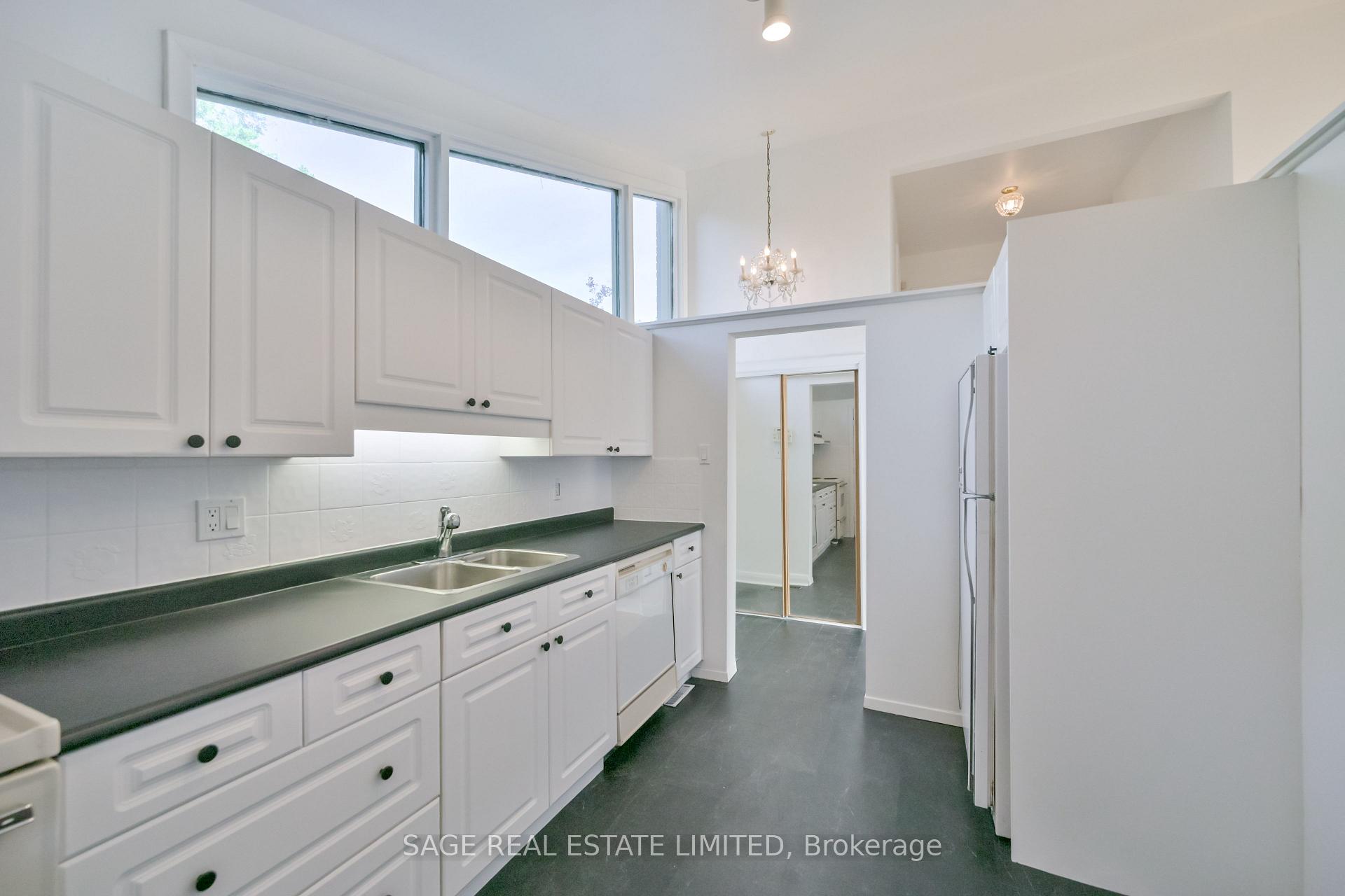 Photo 16 of 56 Grangemill Crescent, North York, Banbury-Don Mills — HOMEH