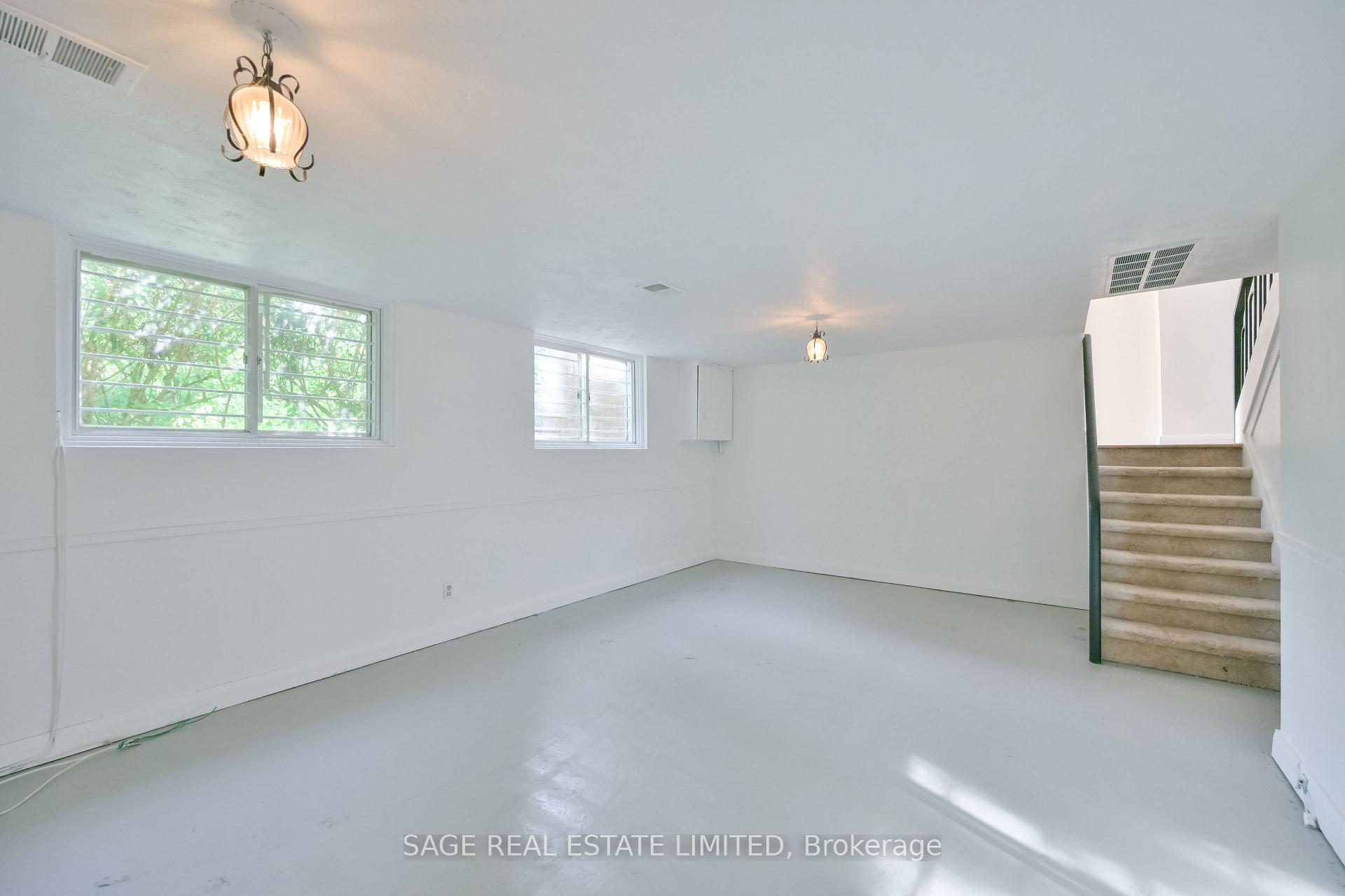 Photo 35 of 56 Grangemill Crescent, North York, Banbury-Don Mills — HOMEH