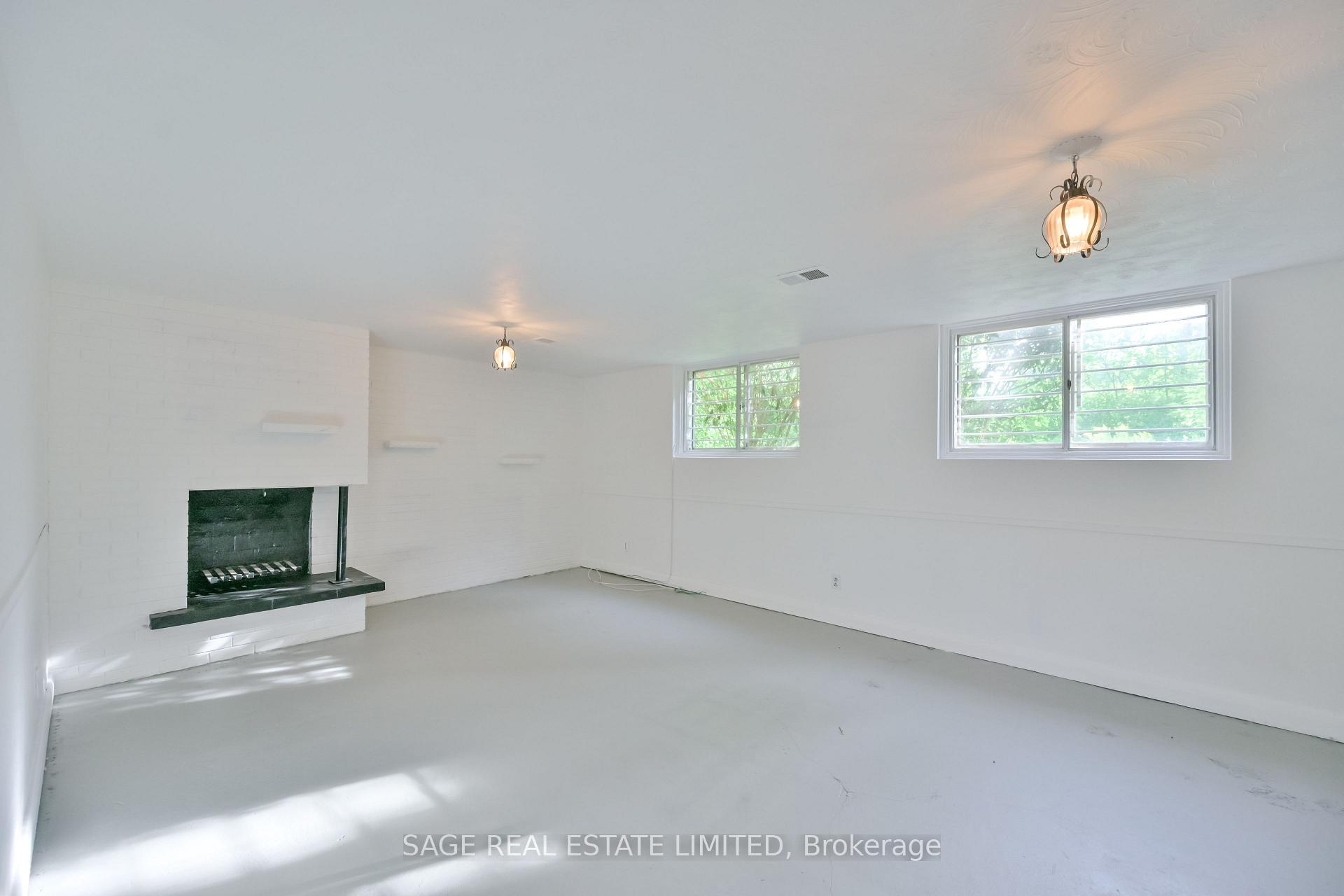 Photo 36 of 56 Grangemill Crescent, North York, Banbury-Don Mills — HOMEH