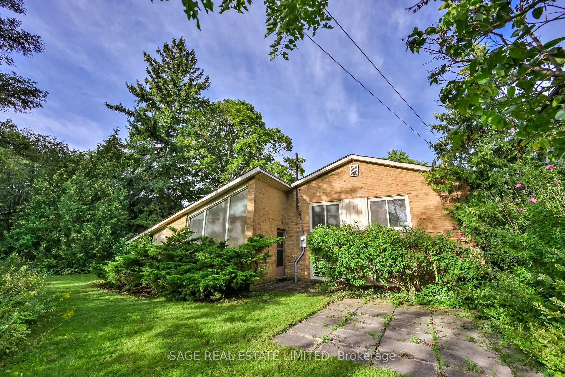 Photo 41 of 56 Grangemill Crescent, North York, Banbury-Don Mills — HOMEH